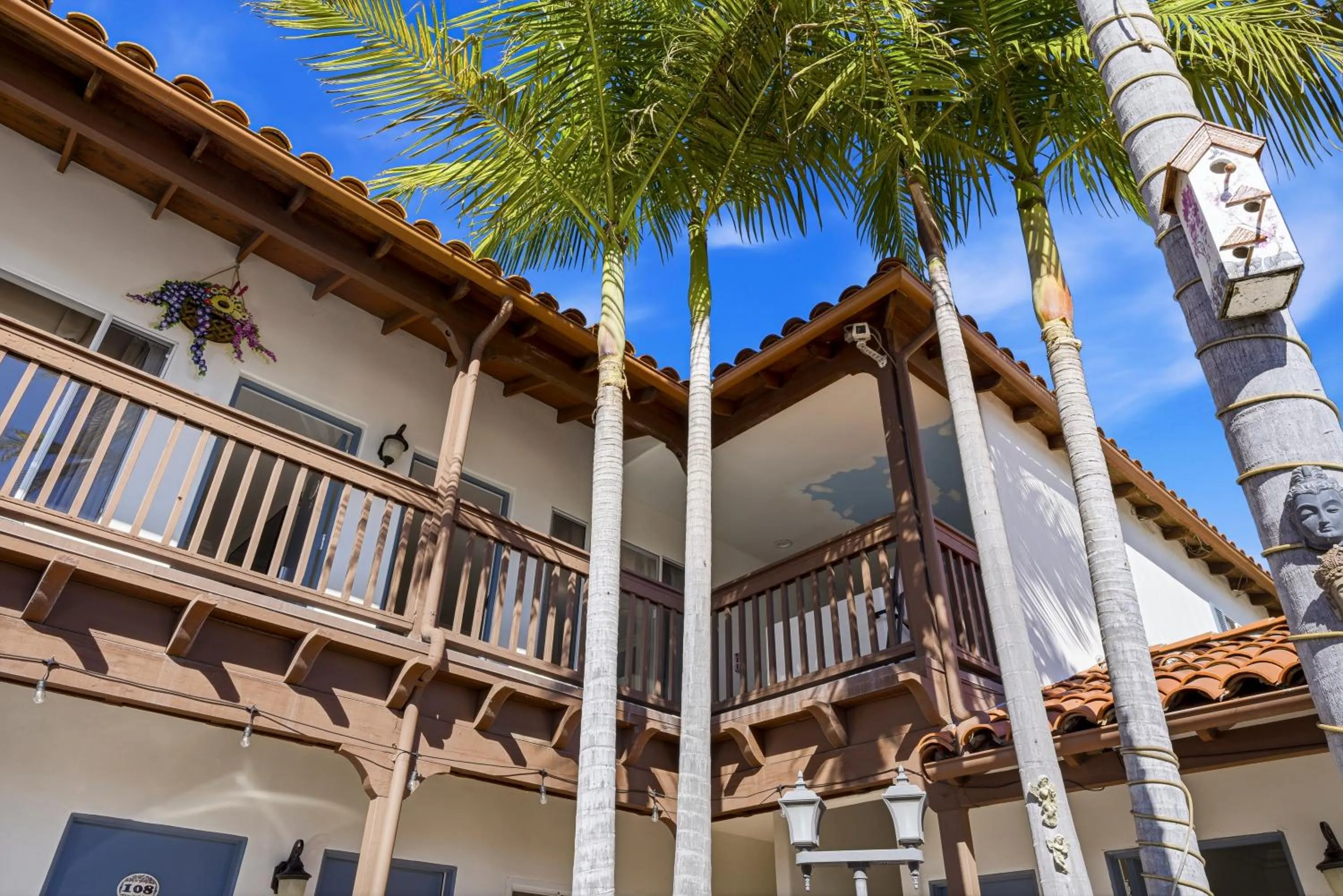 Property building in Sunset Motel