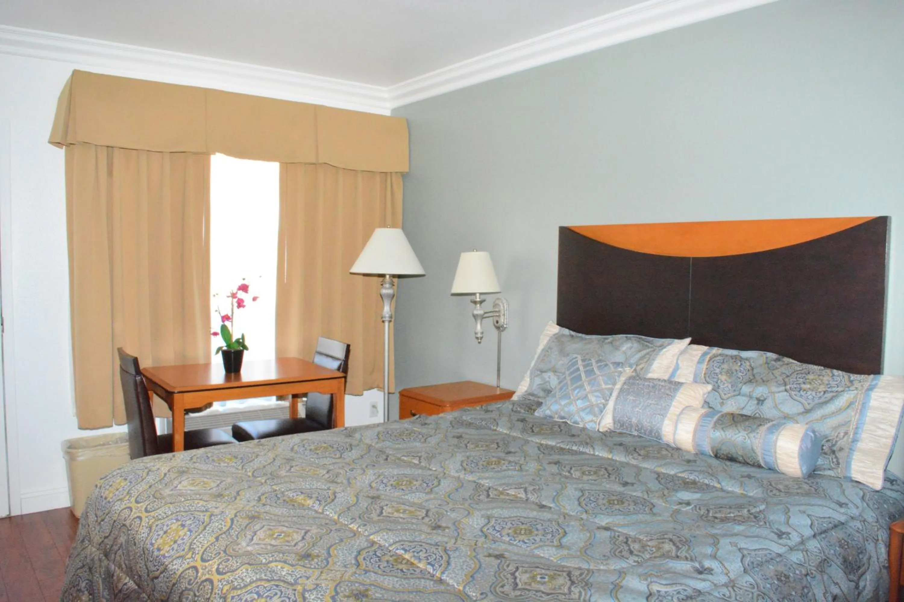 Bedroom, Bed in Sunset Motel