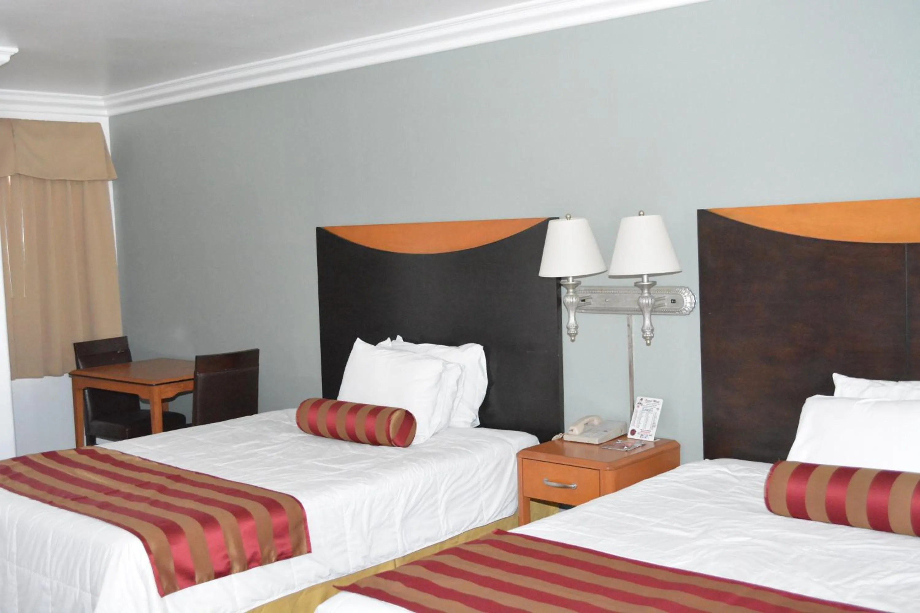 Bedroom, Bed in Sunset Motel