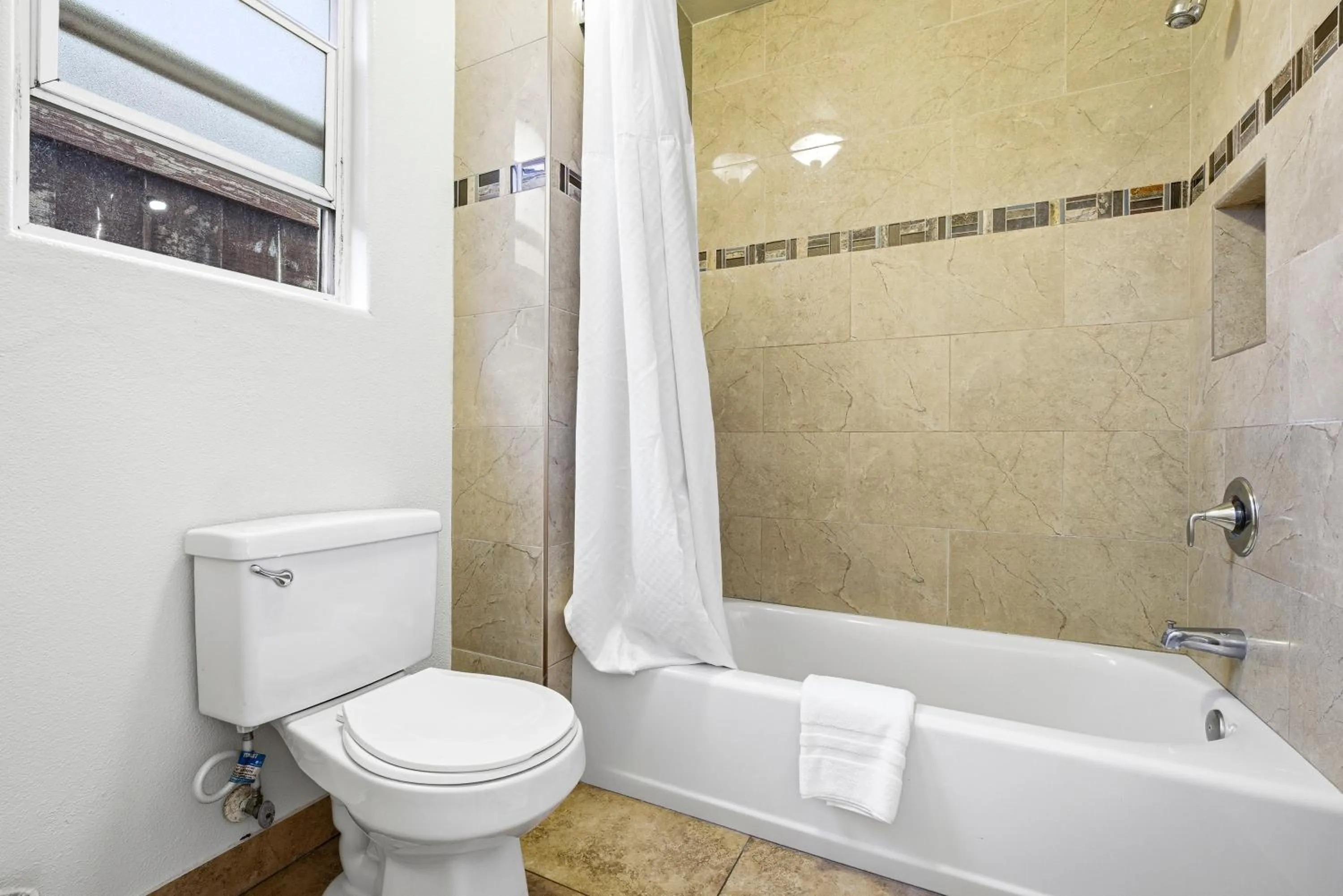 Bathroom in Sunset Motel