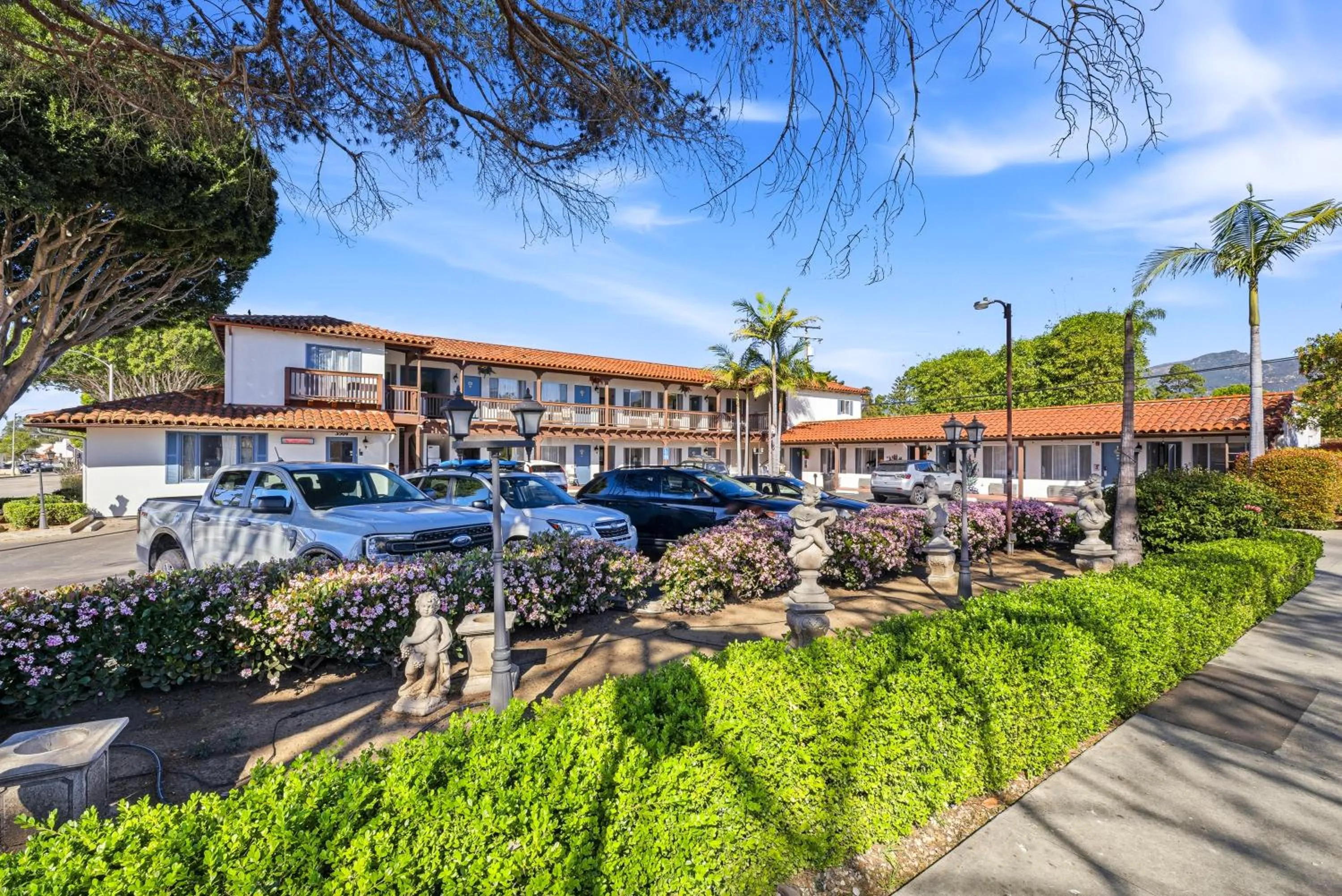 Property building in Sunset Motel