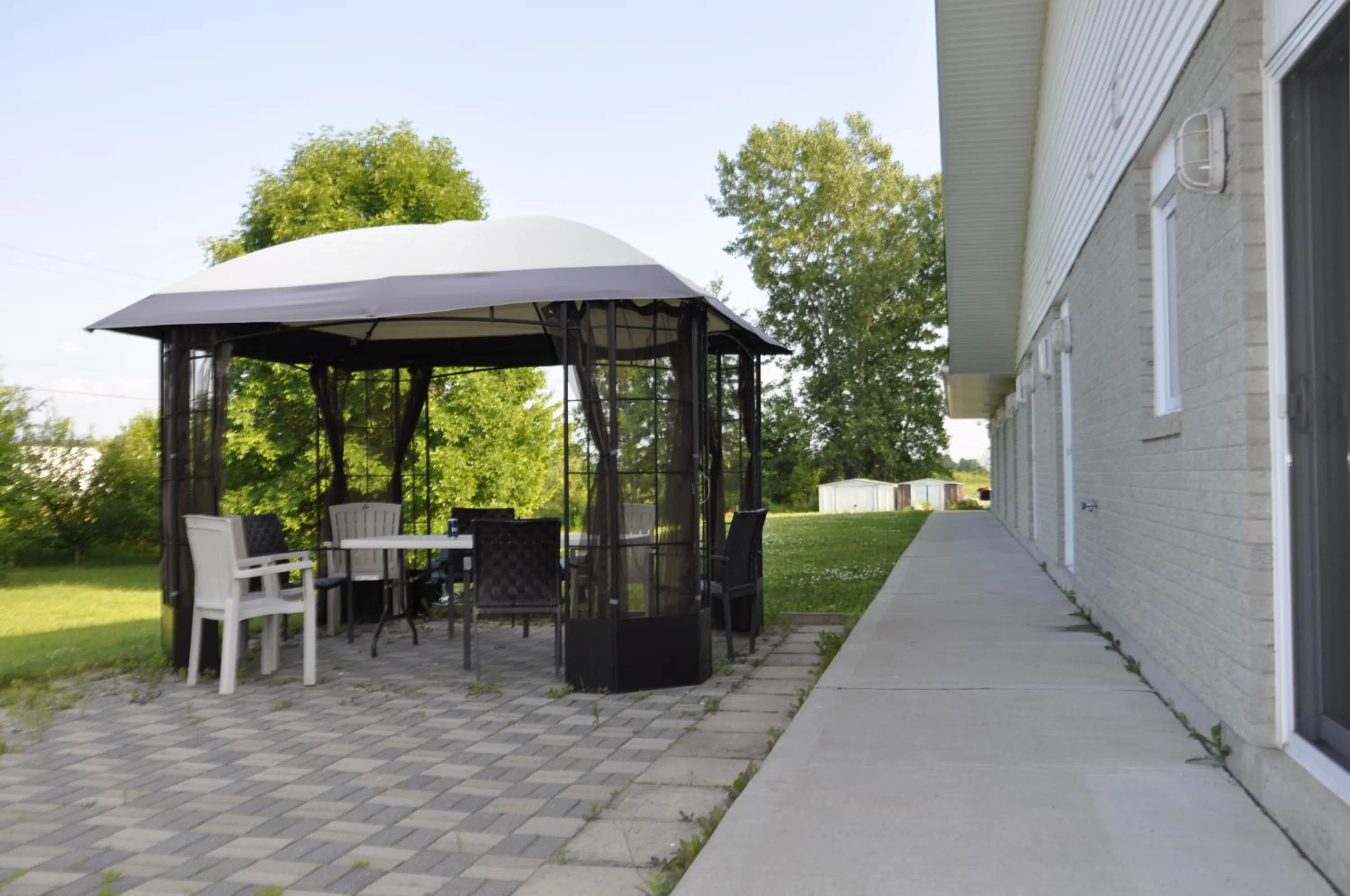 Garden in Motel les Pignons Verts