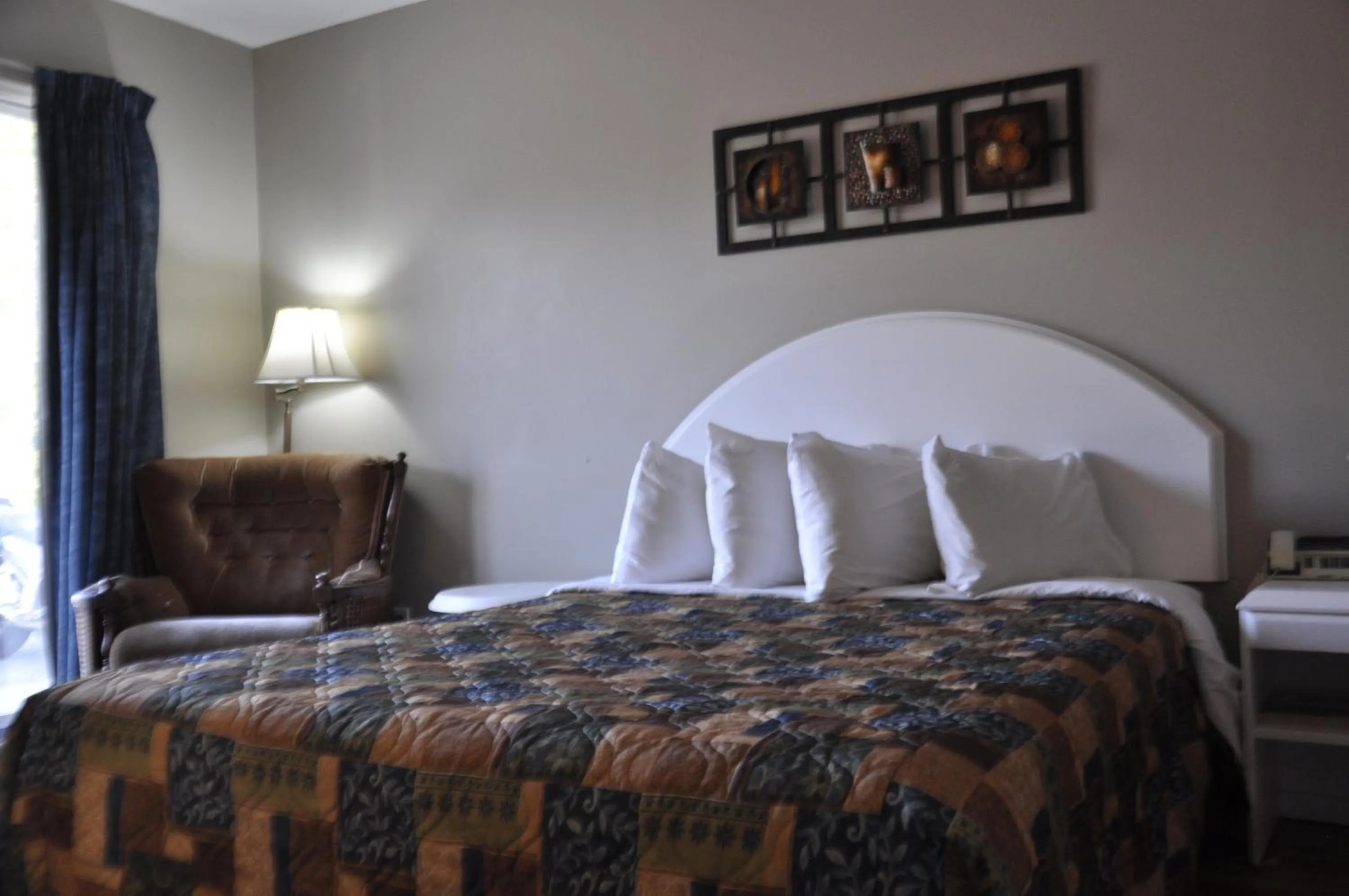 Bedroom, Bed in Motel les Pignons Verts