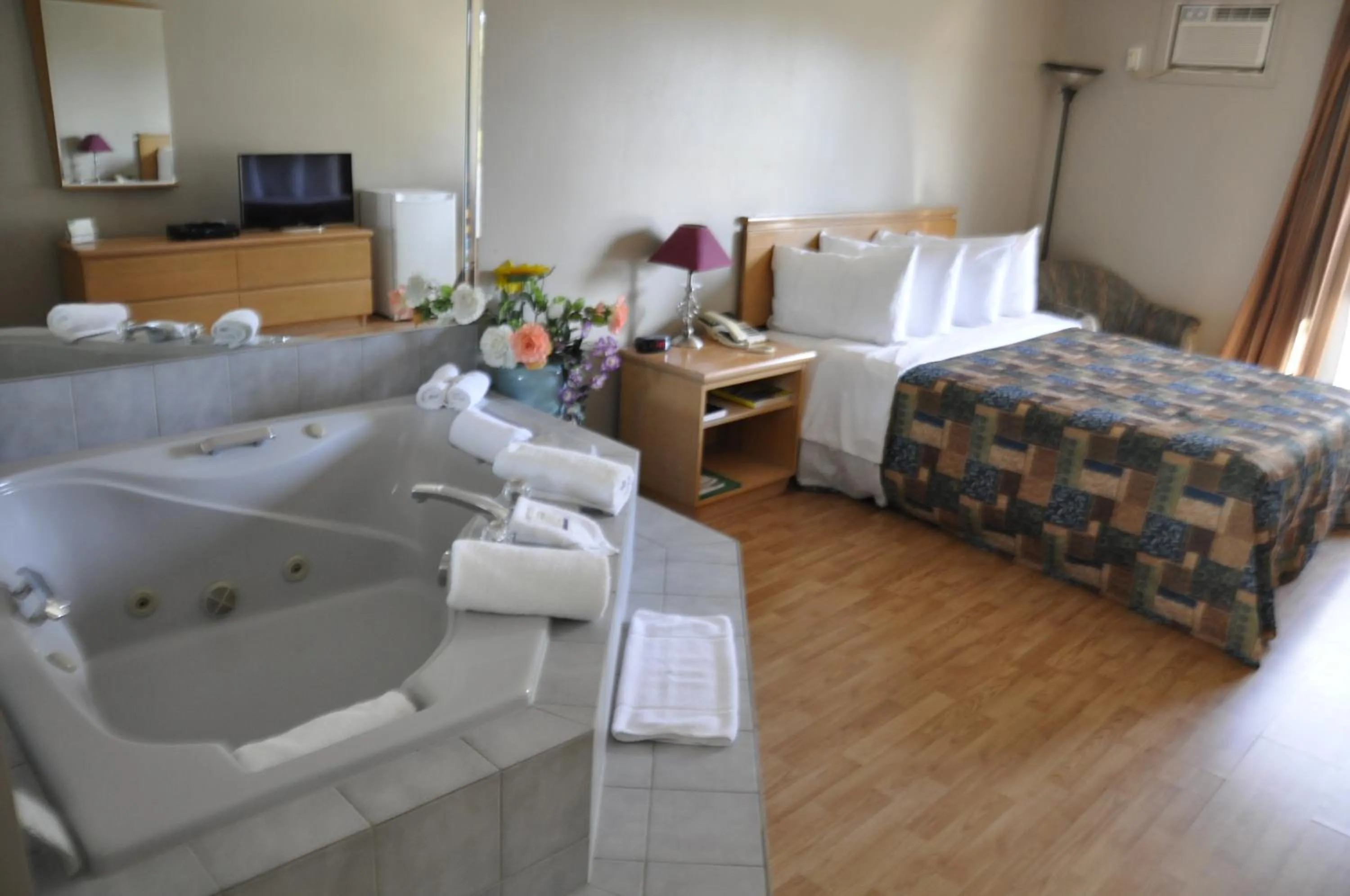 Bedroom, Bed in Motel les Pignons Verts