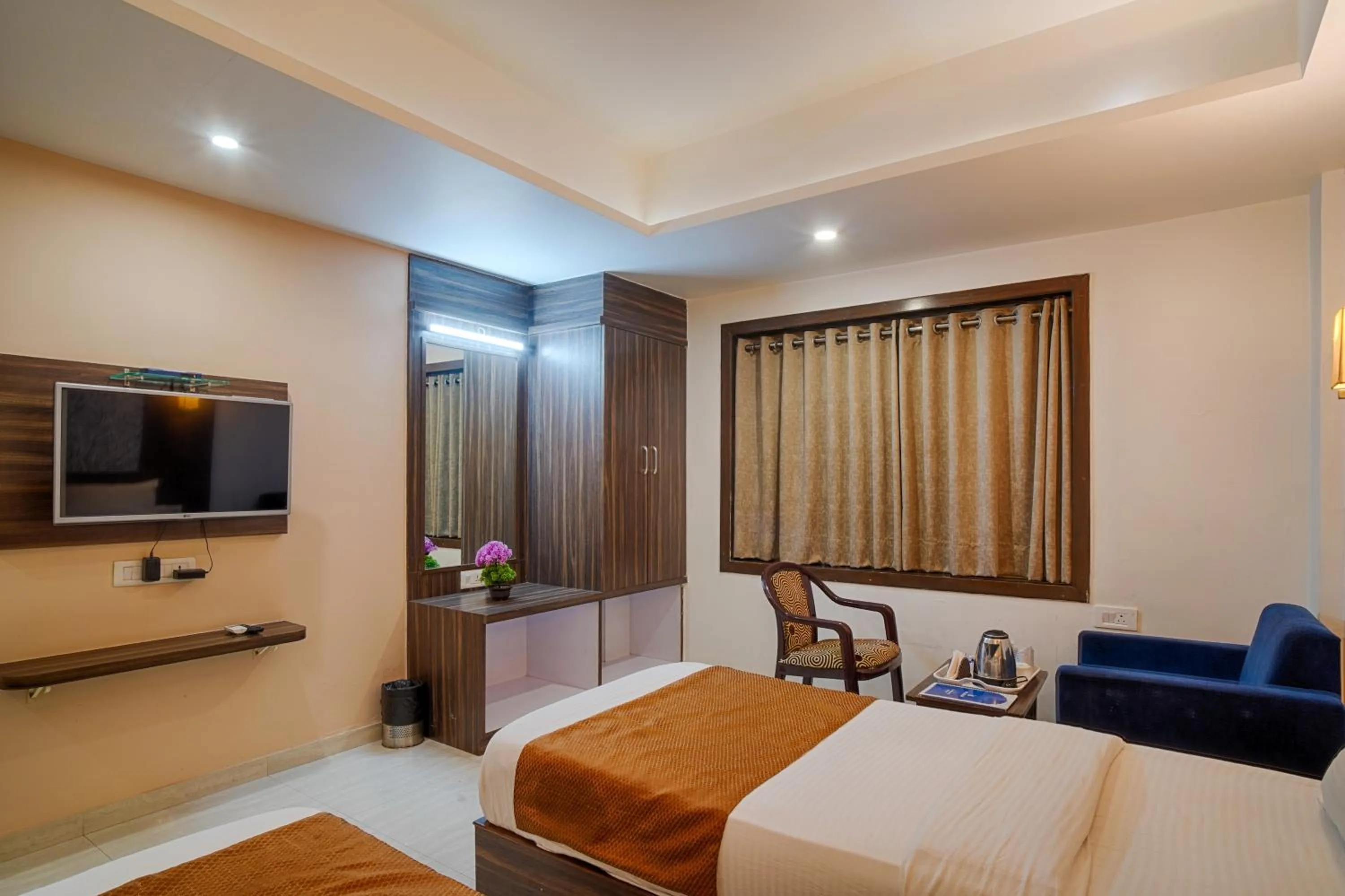 Bedroom, Bed in HOTEL SHITAL INN