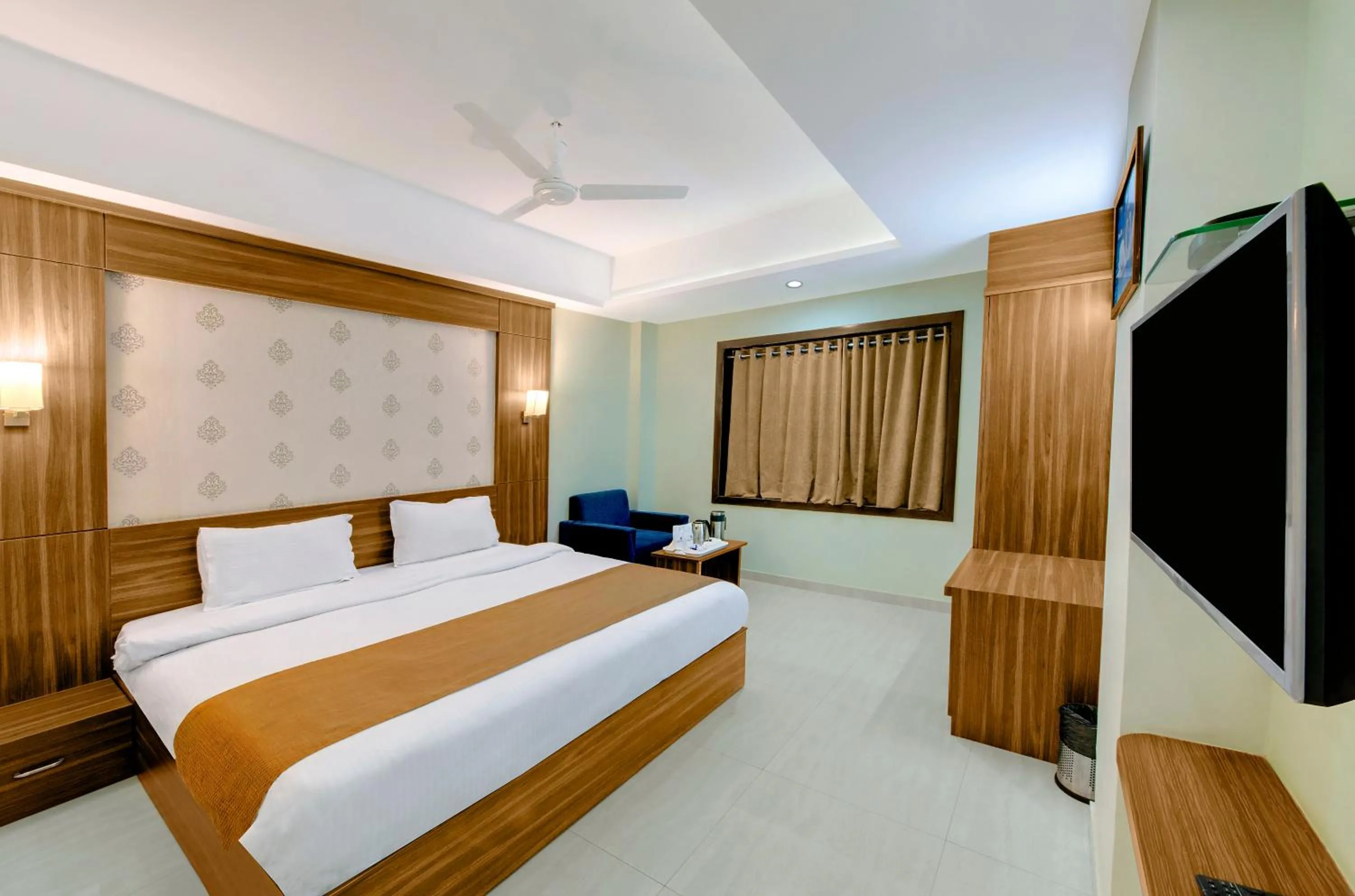 Bedroom, Bed in HOTEL SHITAL INN