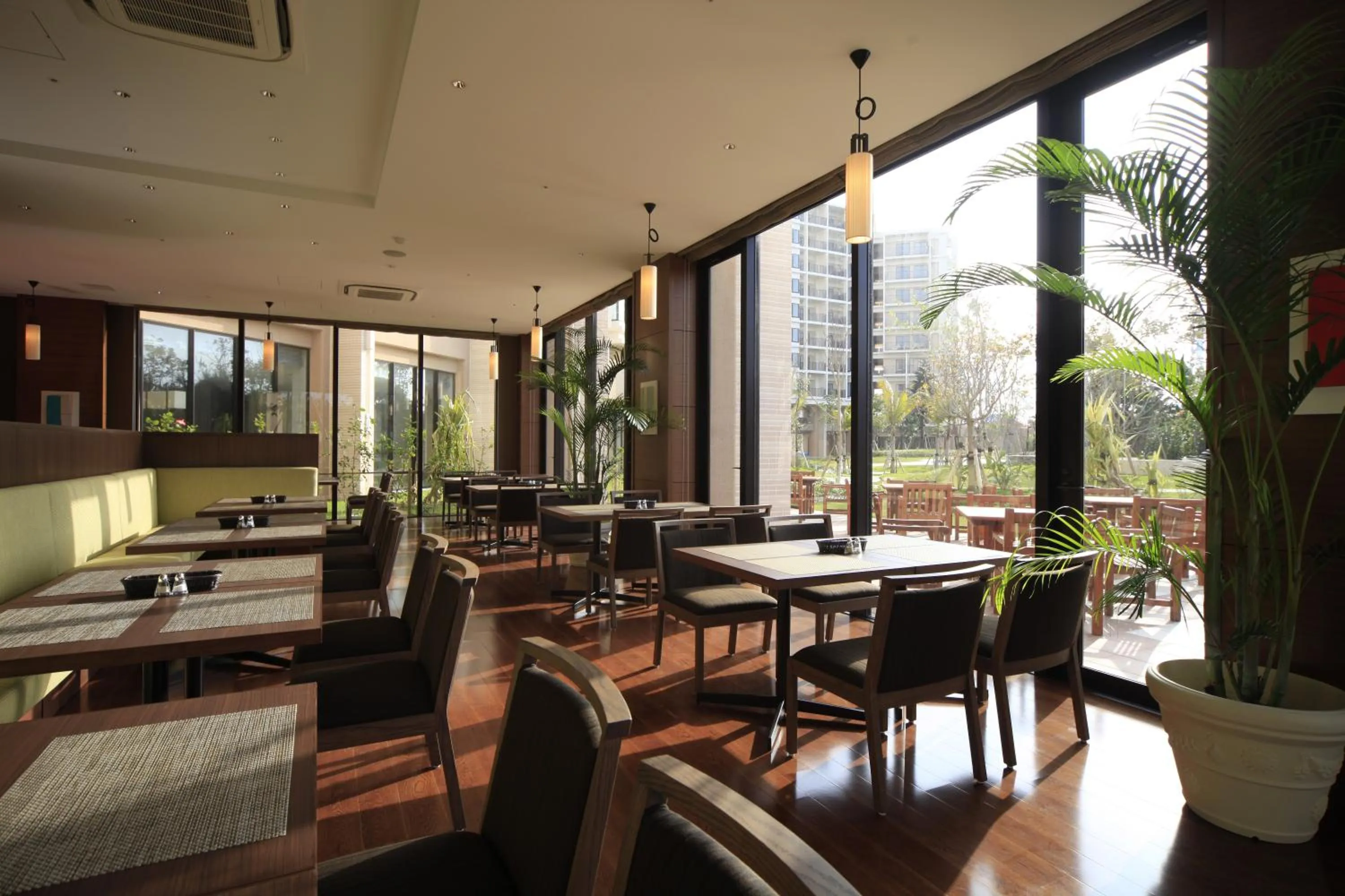 Restaurant/places to eat in Moon Ocean Ginowan Hotel & Residence