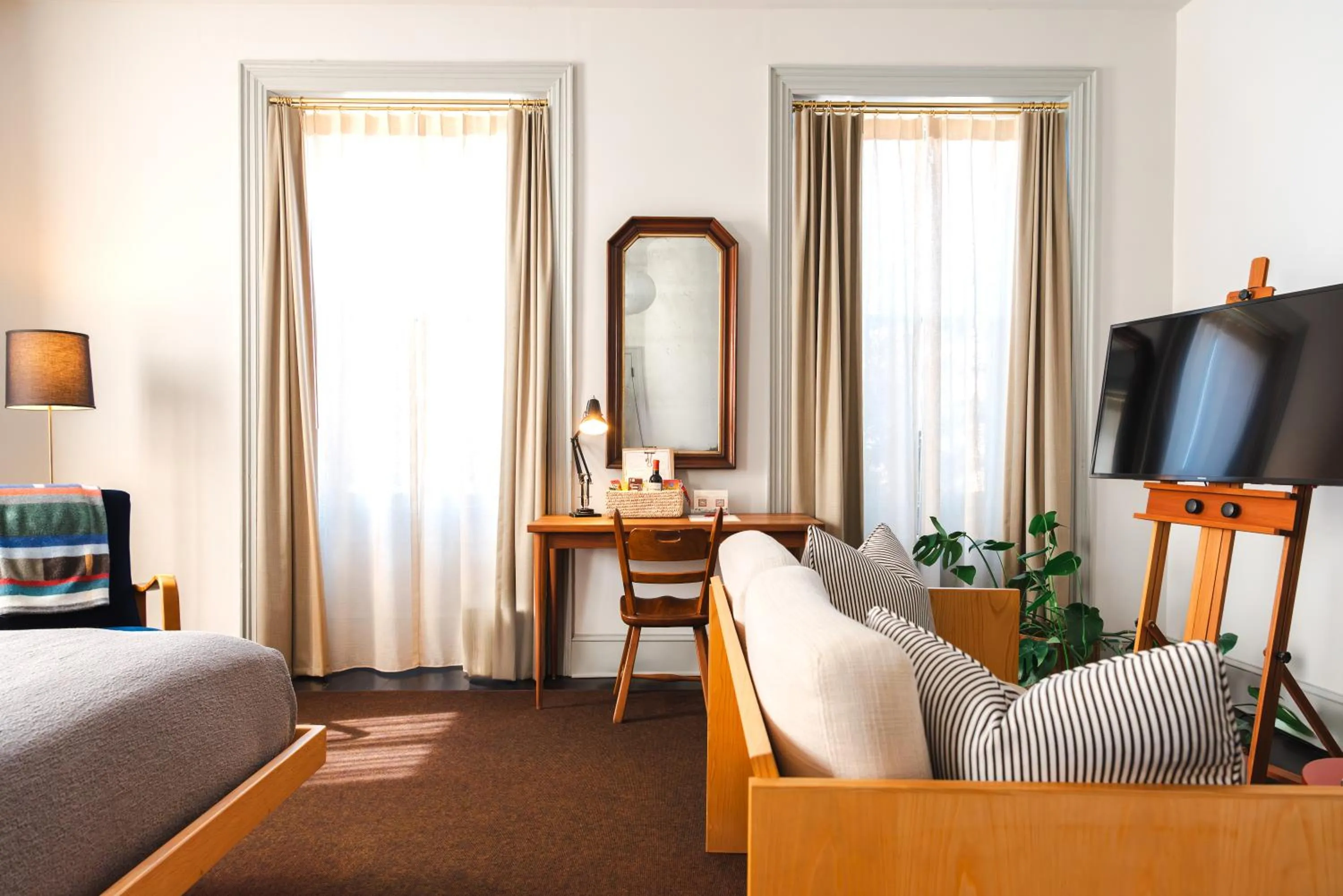 Bed in Hotel Kinsley