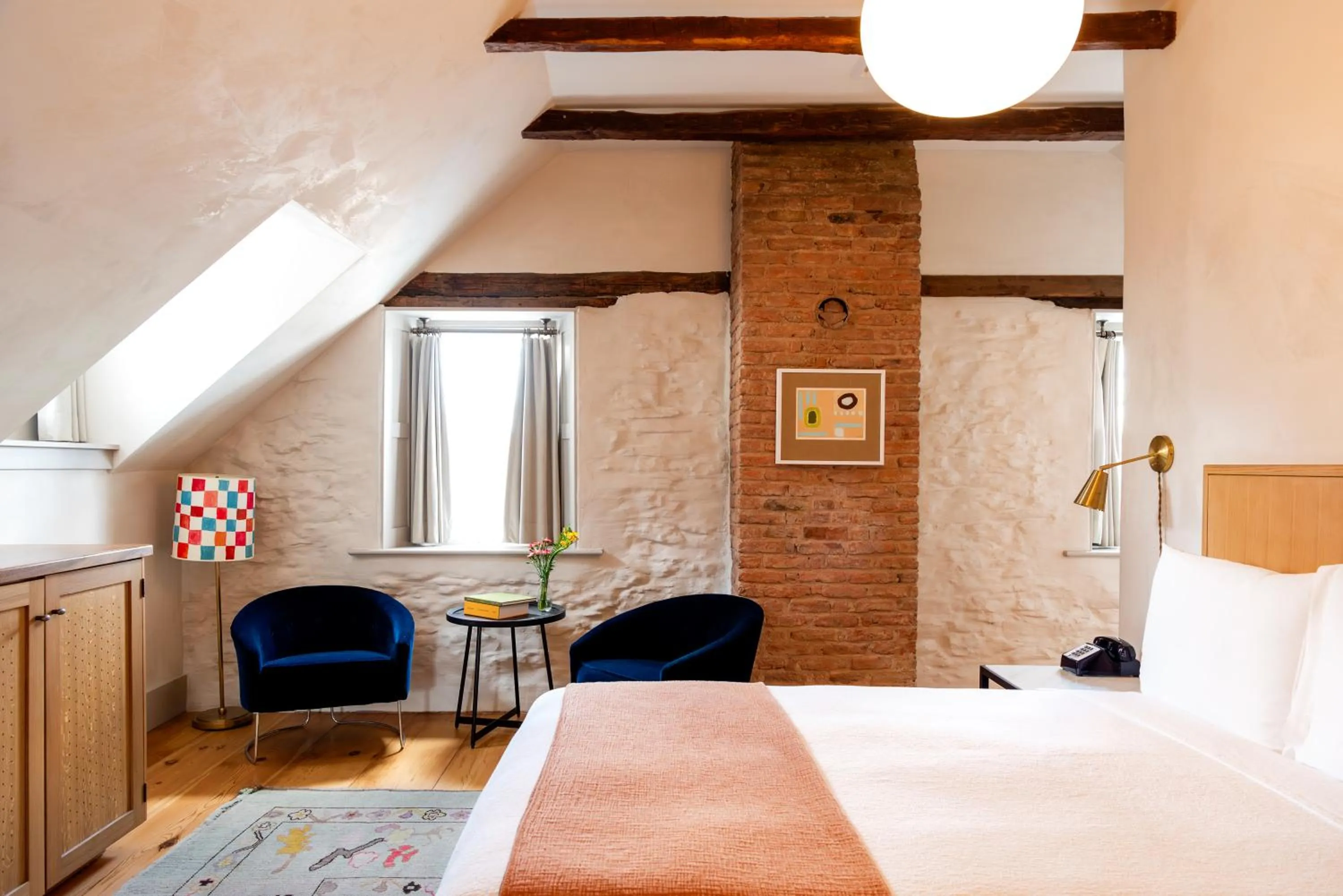 Bed in Hotel Kinsley