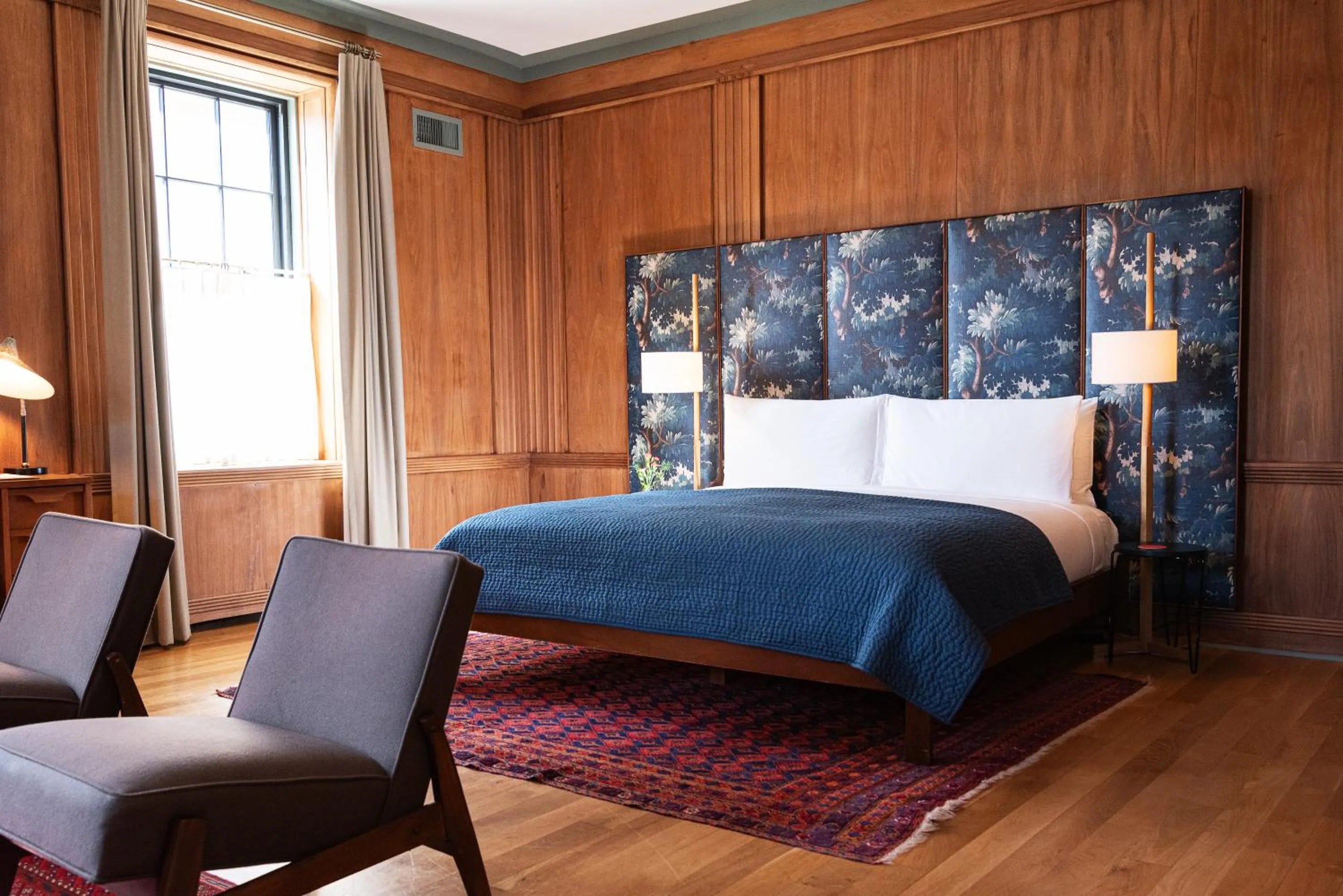 Bed in Hotel Kinsley