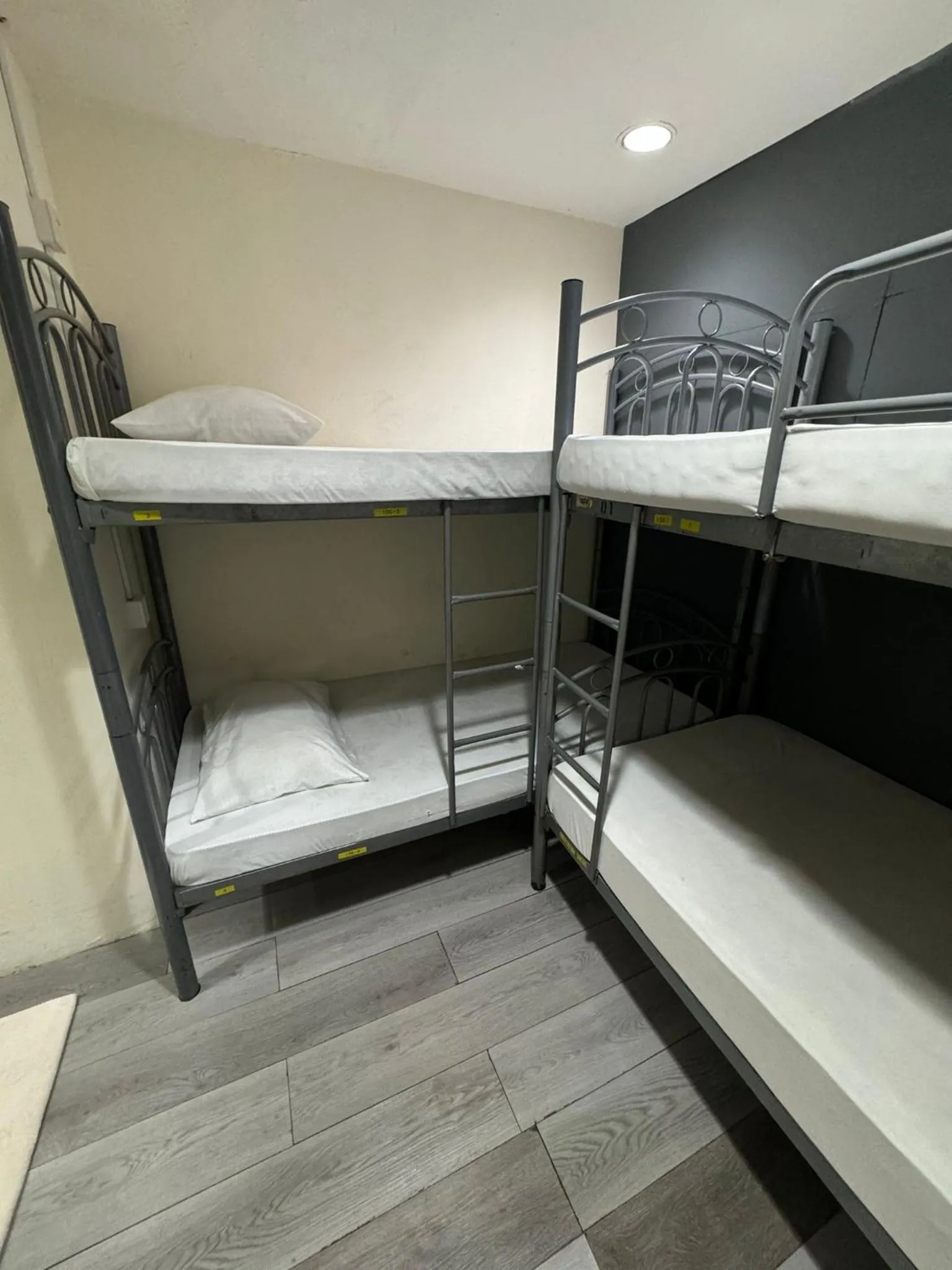 bunk bed, Bed in Snooze Inn @Dunlop Street