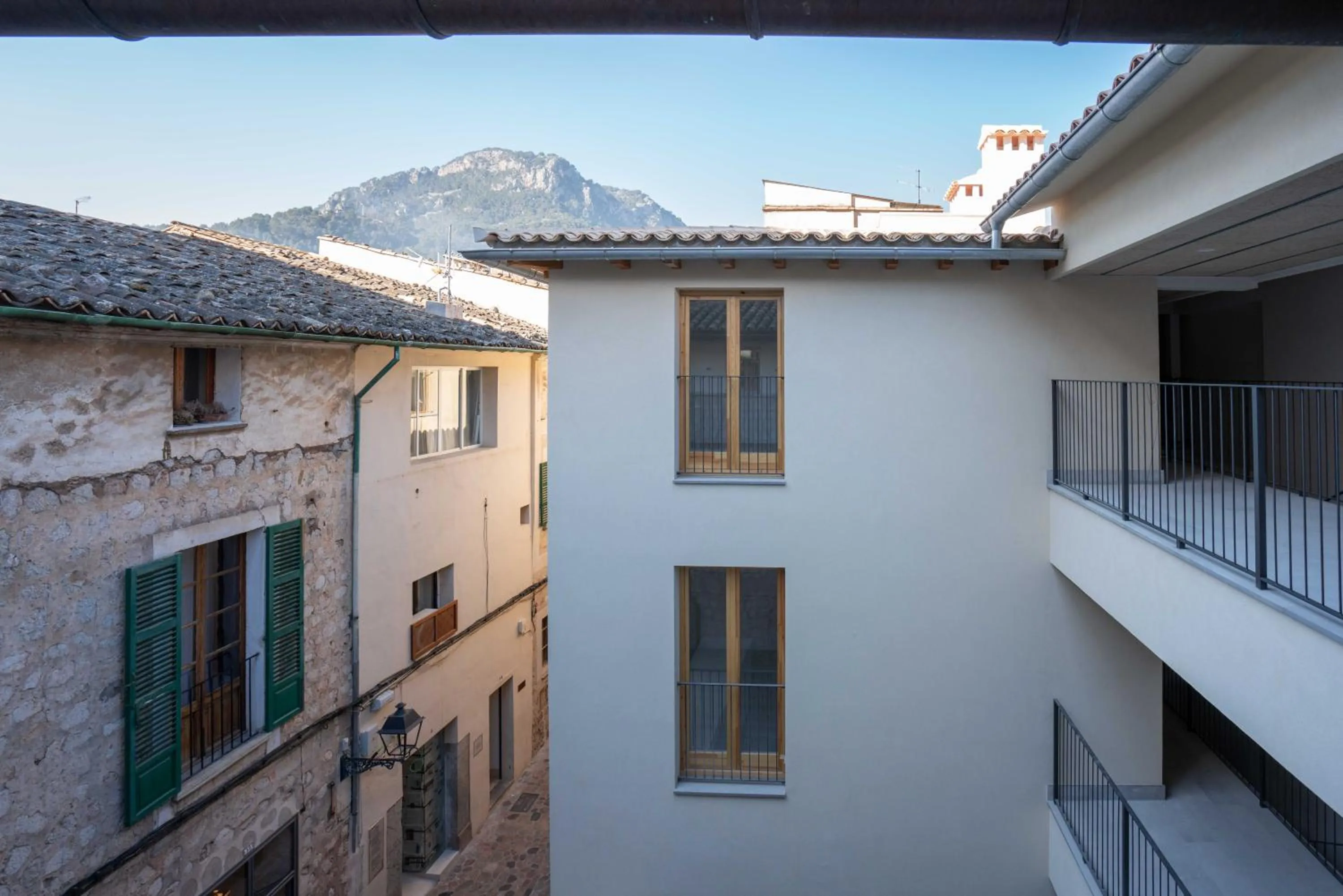 Property building in Soller Plaza