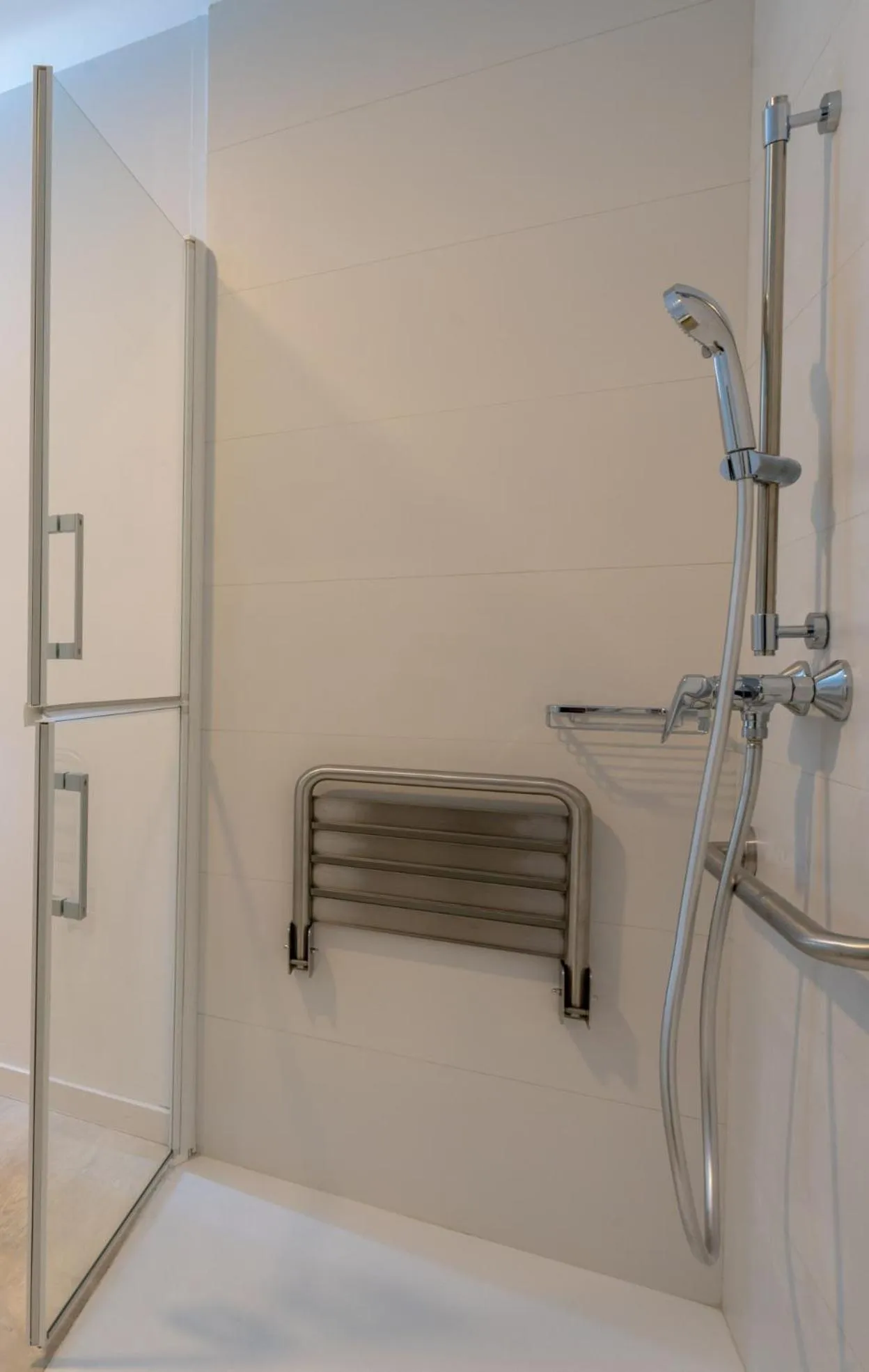 Shower in Soller Plaza