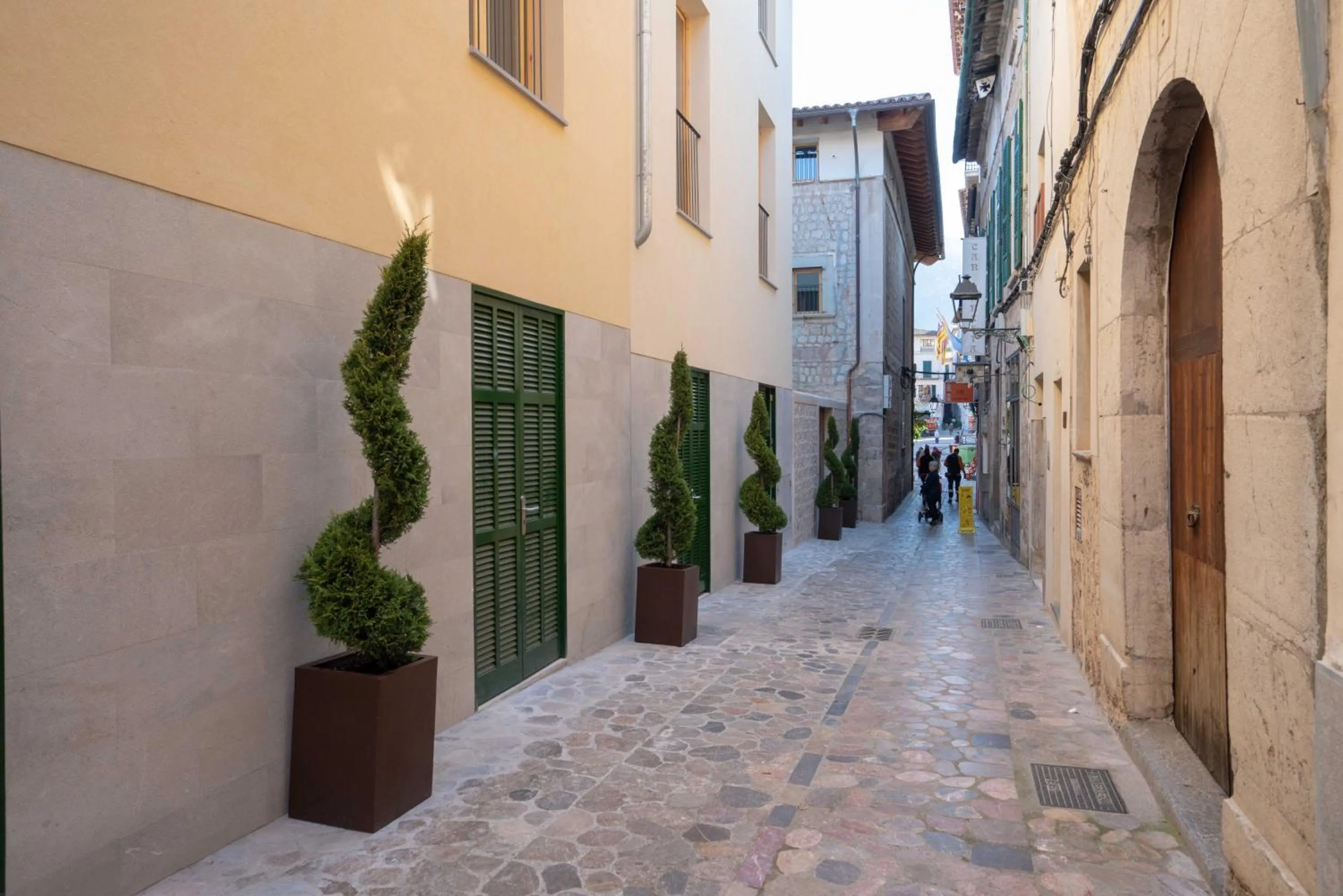 Property building in Soller Plaza
