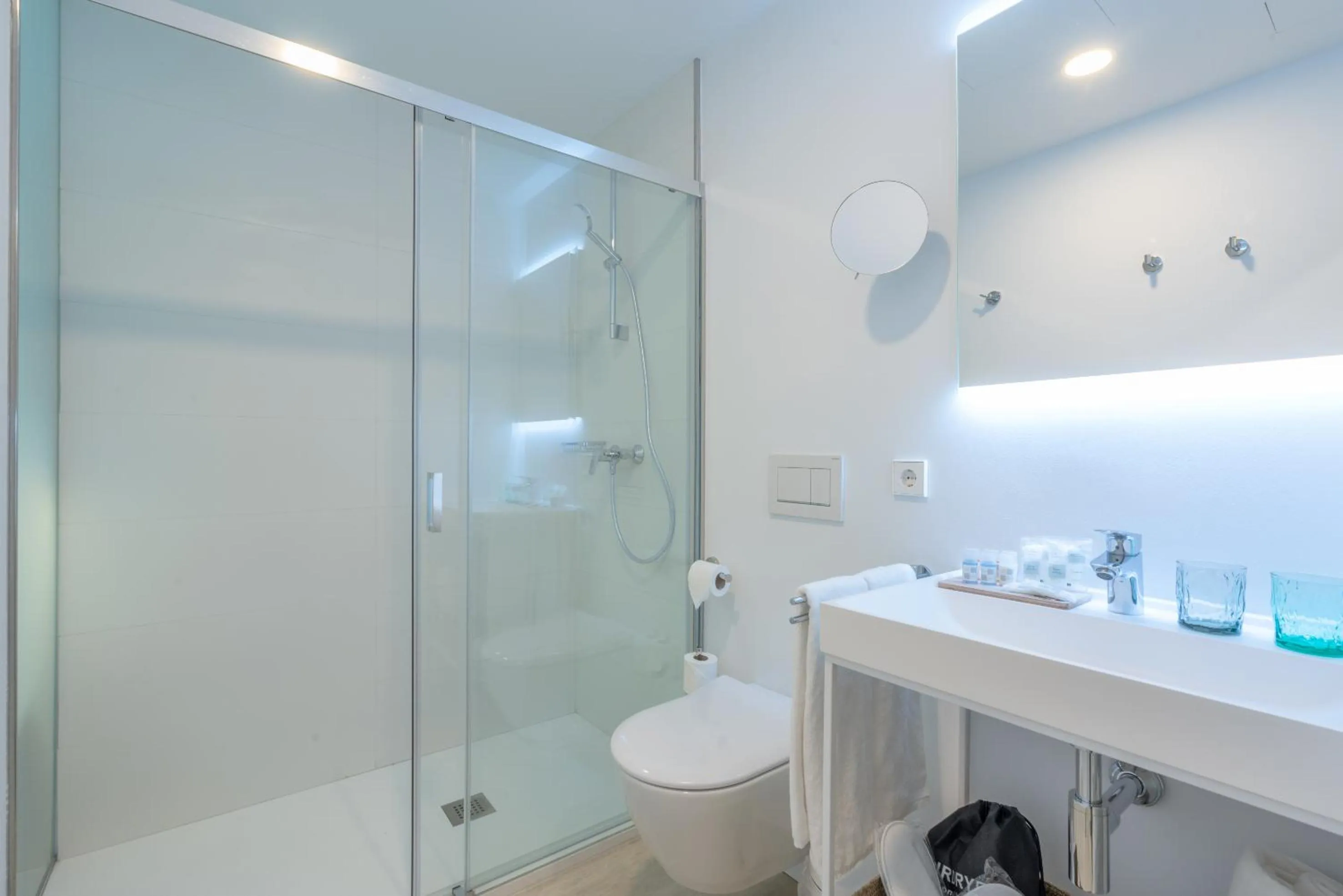 Shower in Soller Plaza