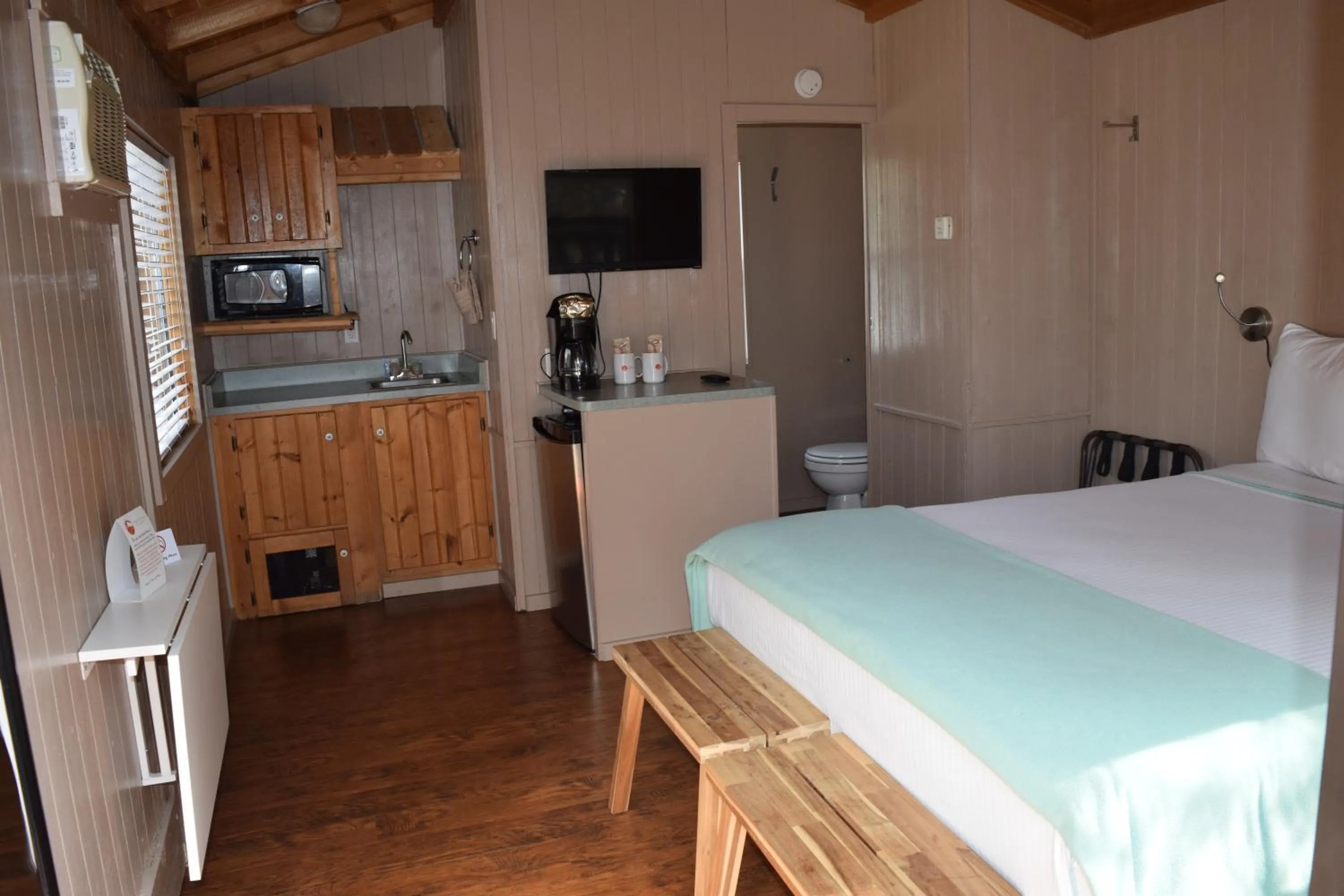 Bed in Yosemite RV Resort