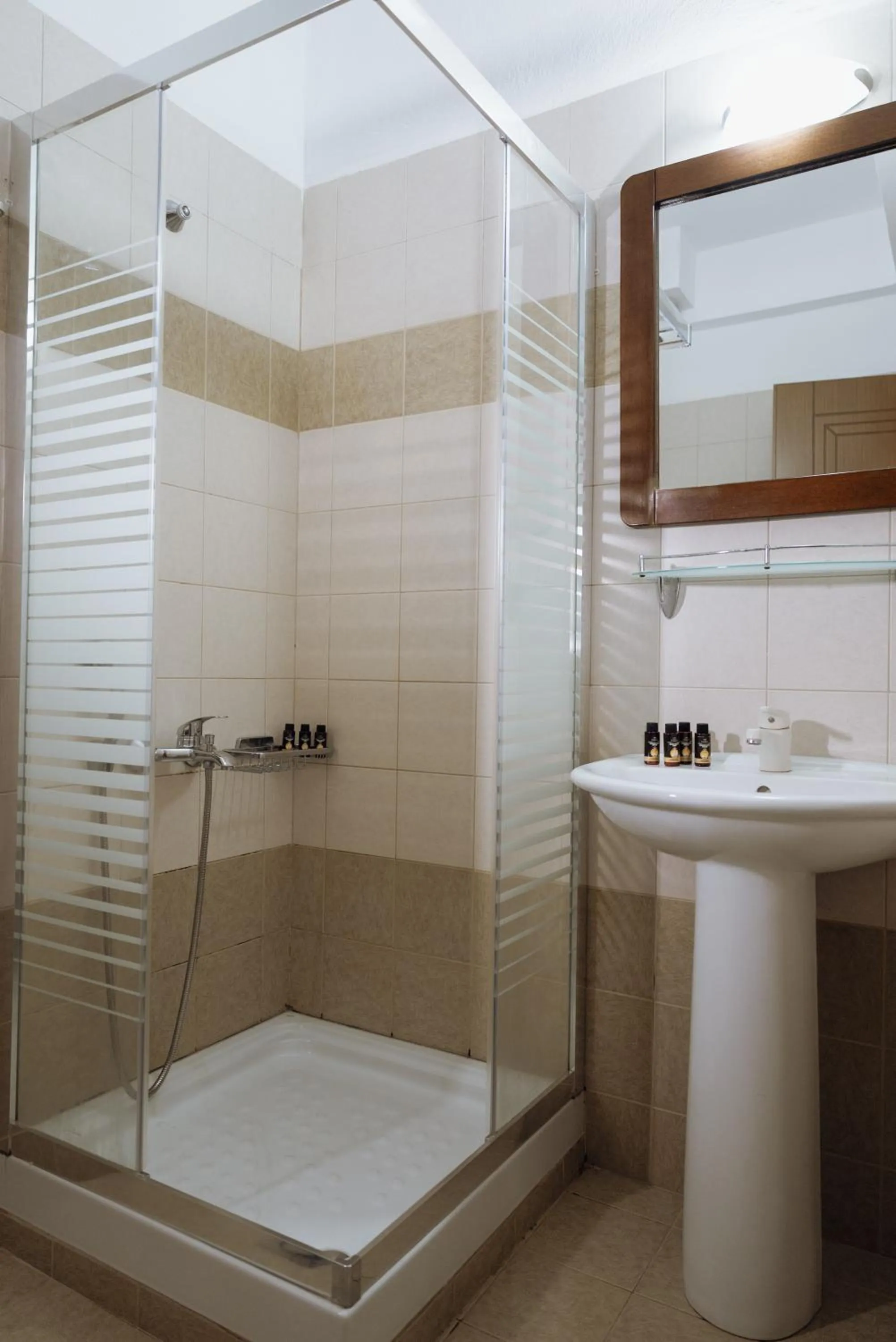 Bathroom in Agnanti Hotel