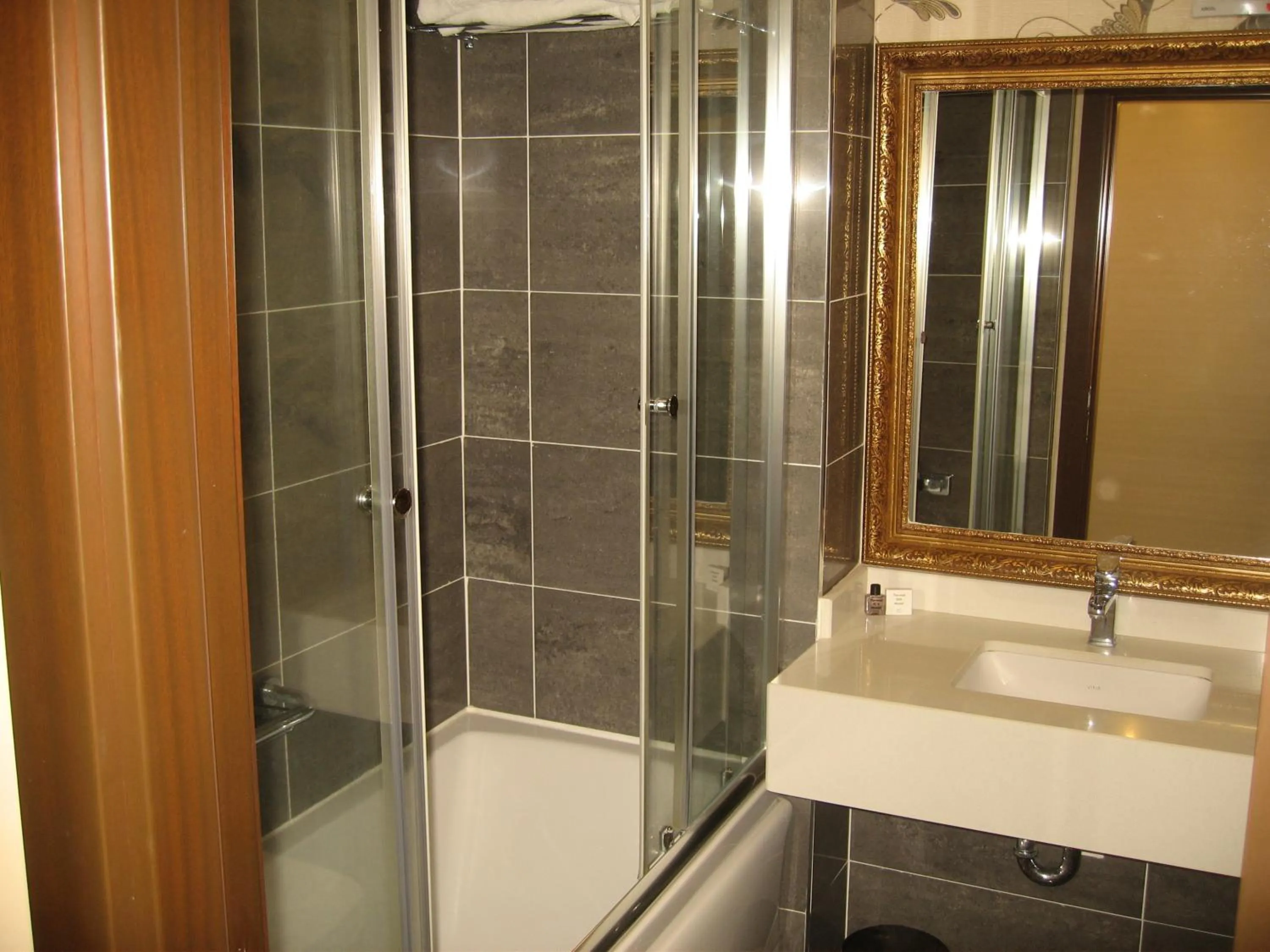 Bathroom in Termal Elit Hotel