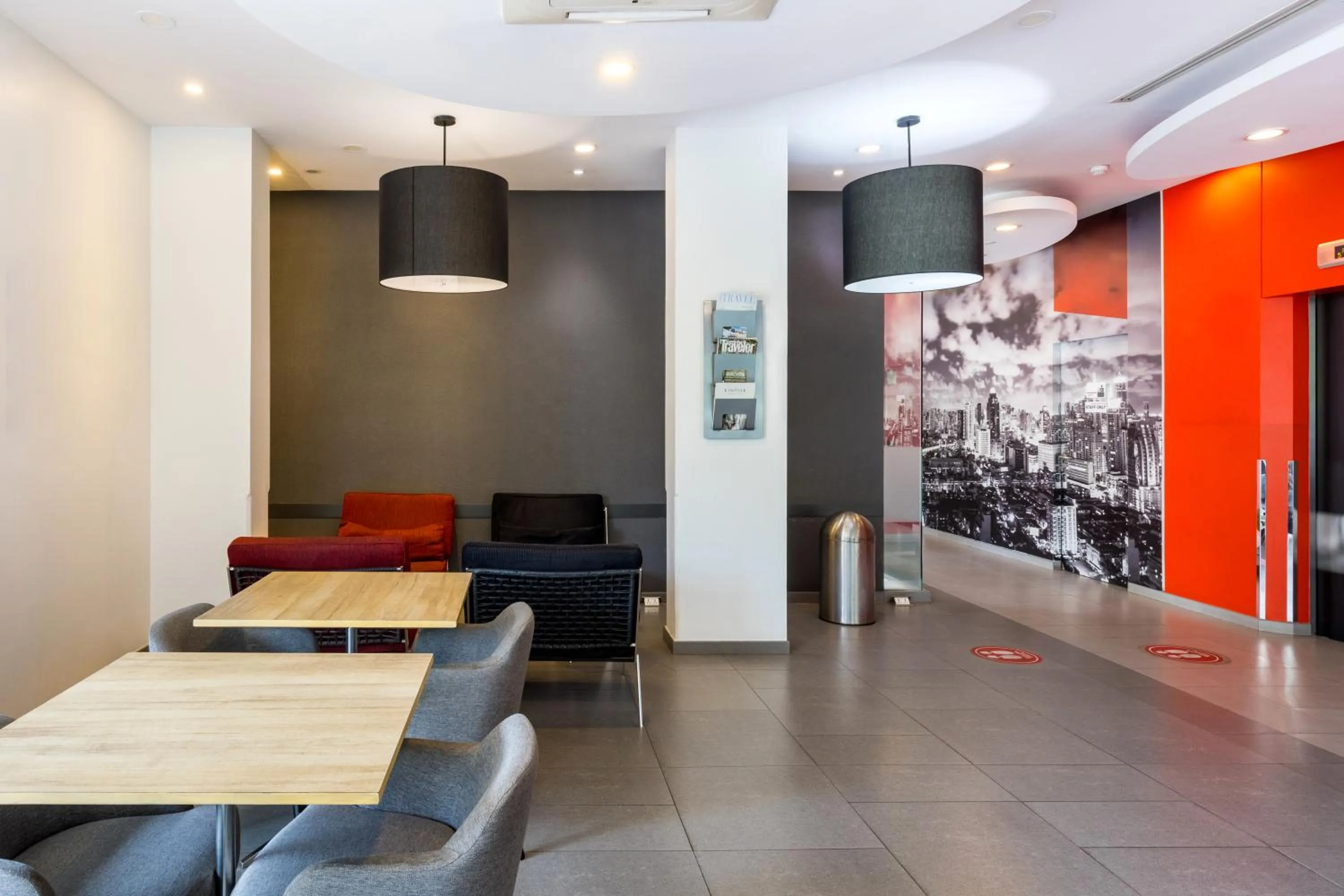 Lobby or reception in Easy Planet Bangkok Asoke