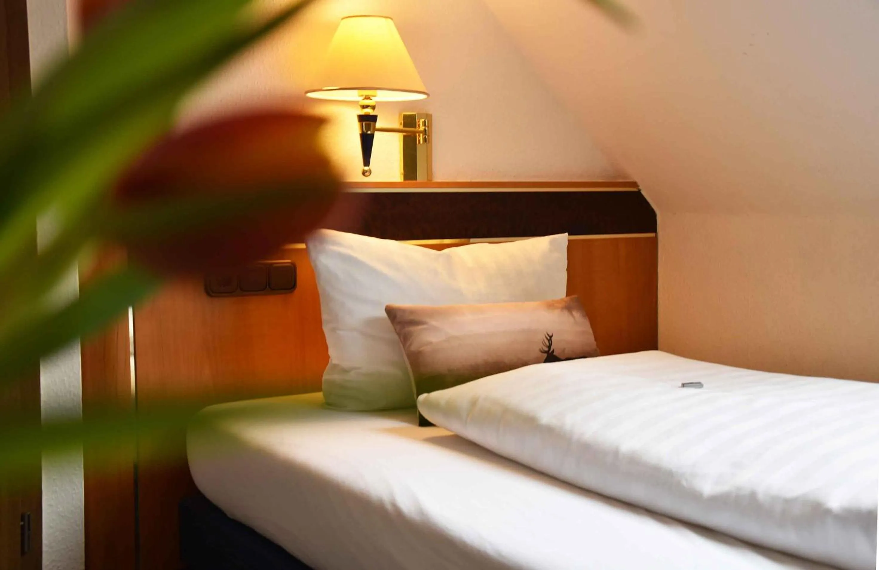 Bed in Landhotel Zum Hirsch