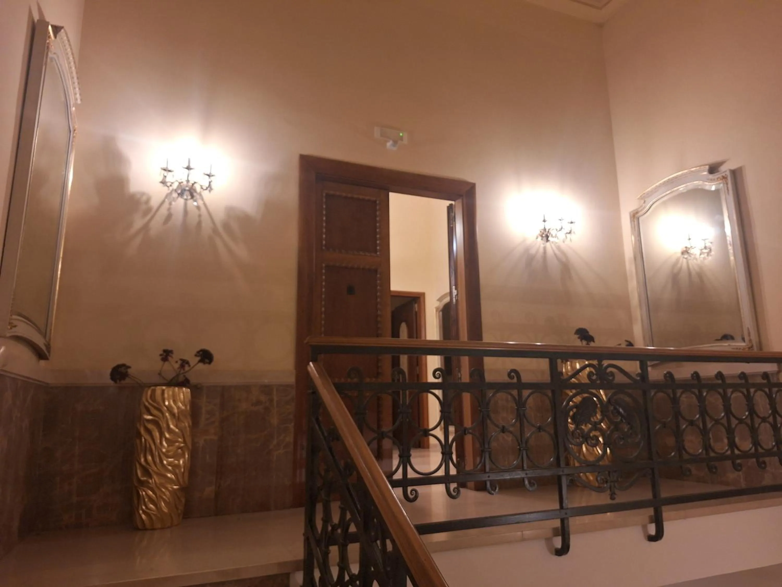 Dimora Charleston Lecce parcheggio privato in loco gratis