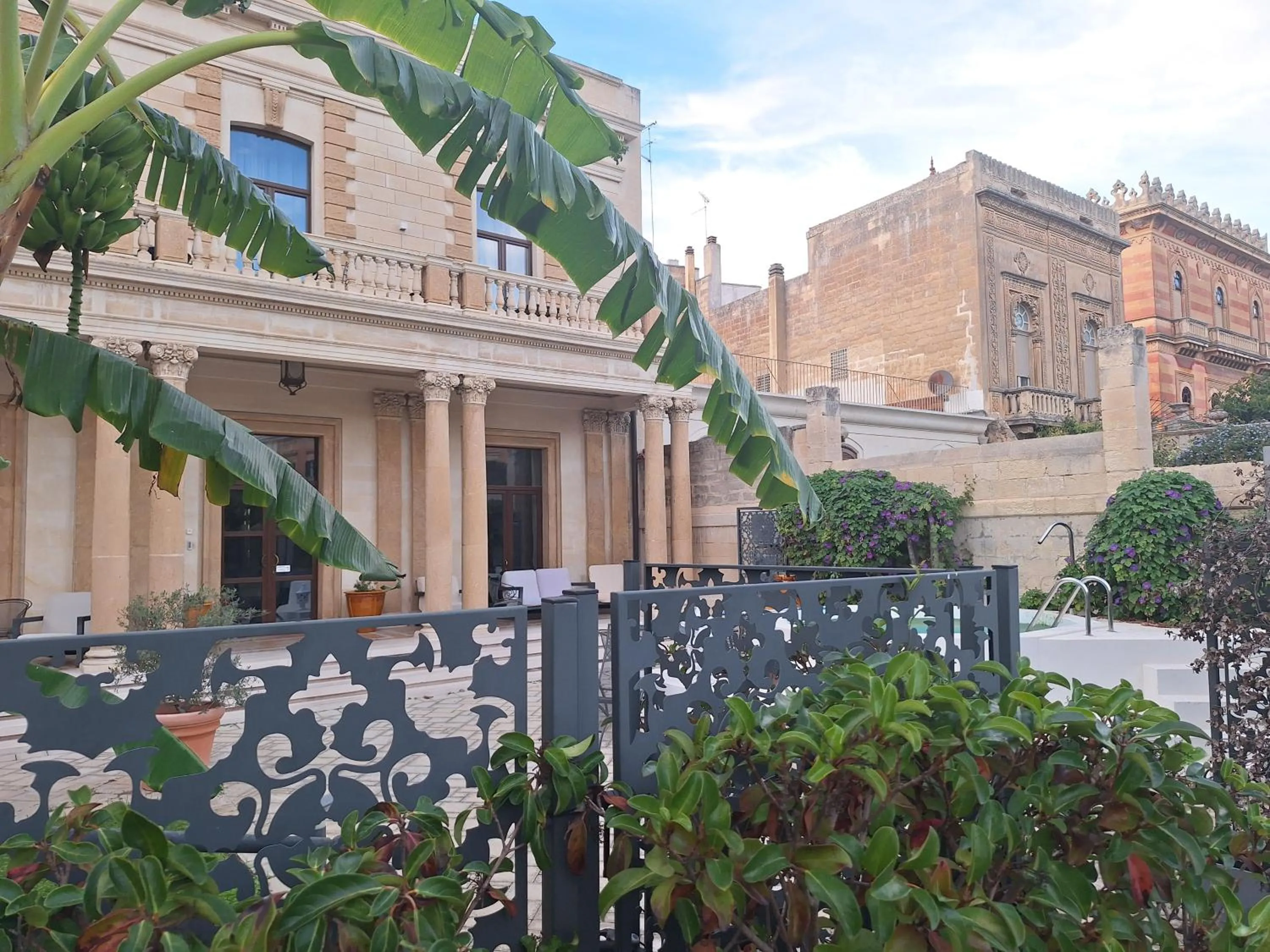 Dimora Charleston Lecce parcheggio privato in loco gratis