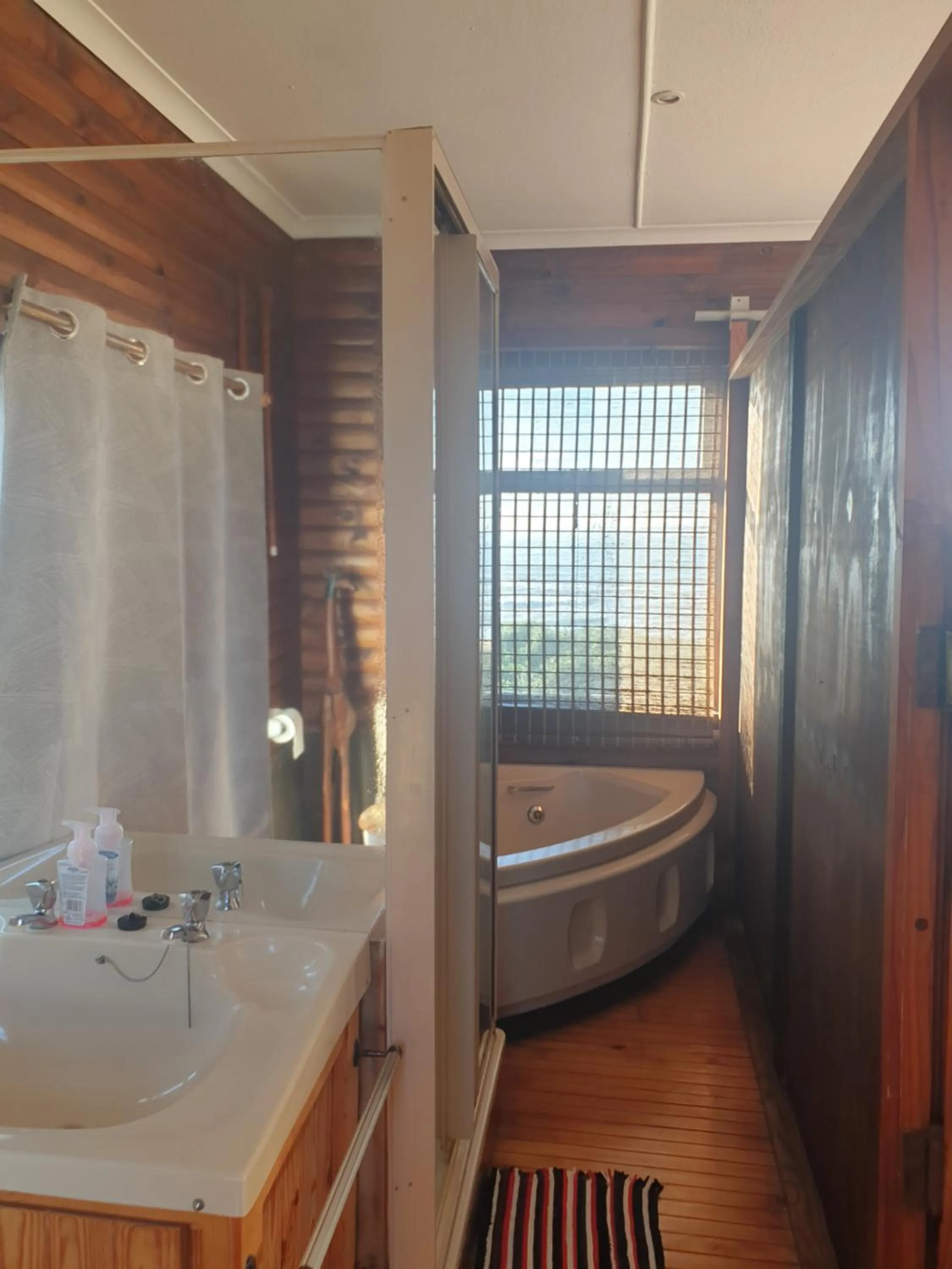 Bathroom in Deep Blue Guest House