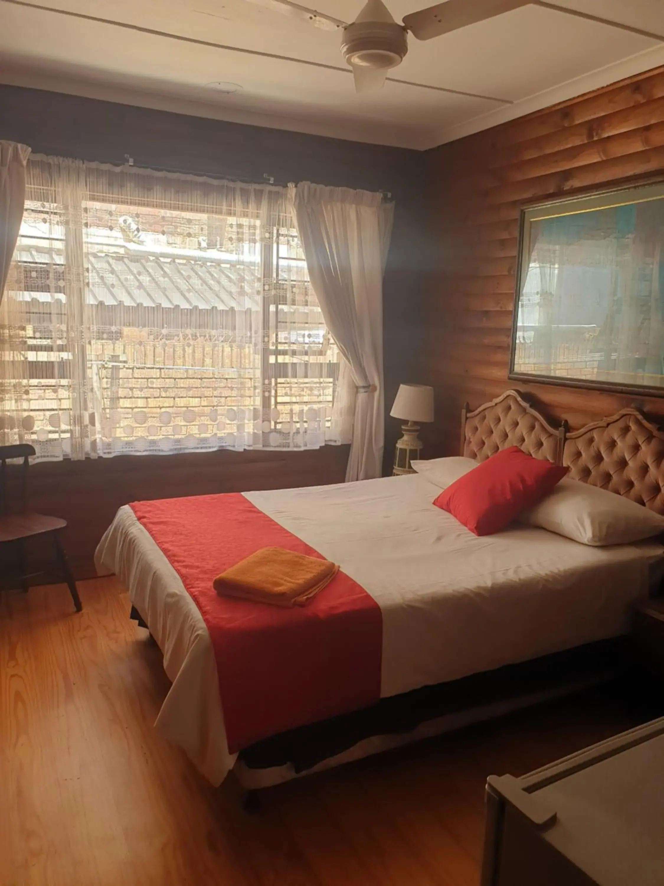 Double Room with Shared Bathroom - single occupancy in Deep Blue Guest House Double Room with Shared Bathroom - single occupancy in Deep Blue Guest House