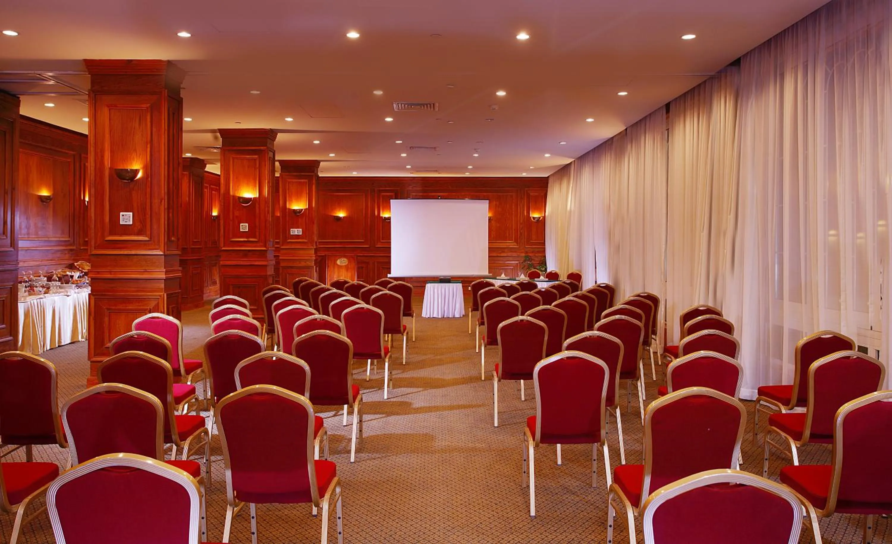 Business facilities in Porto Marina Apartments powered By Amer-Group