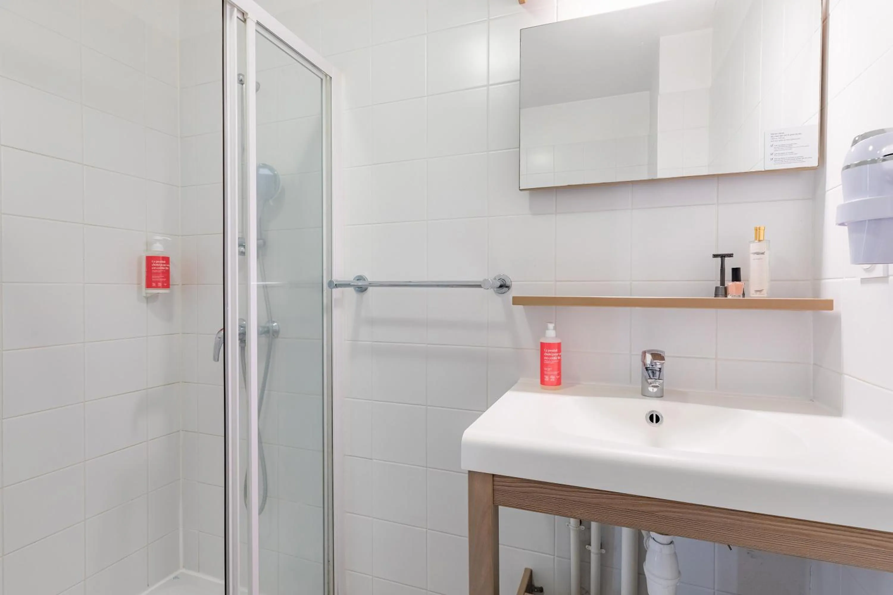 Shower in Appart'City Confort Orléans