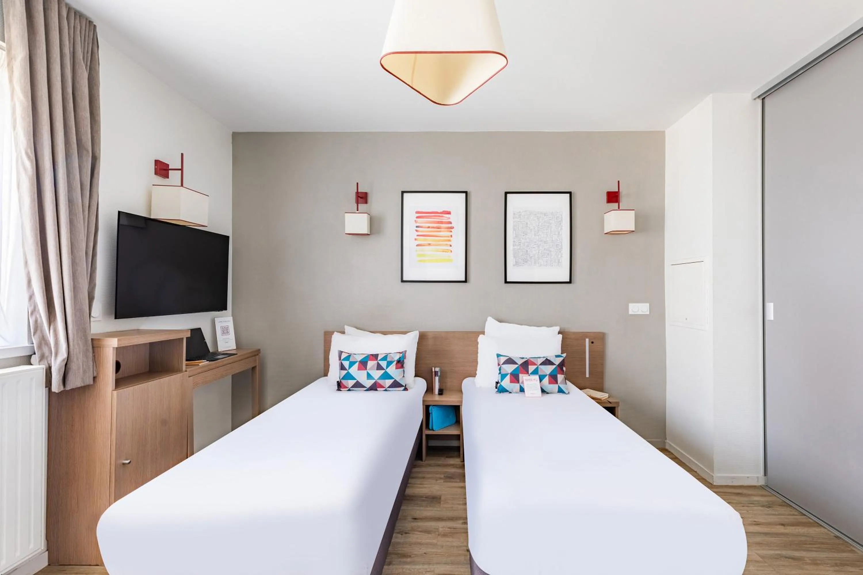 Bed in Appart'City Confort Orléans