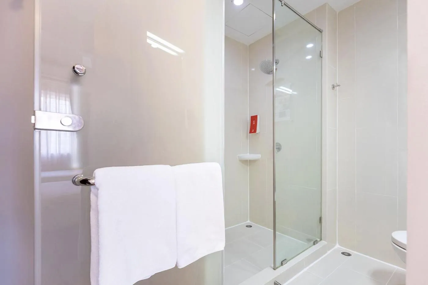 Bathroom in Easy Planet Phuket Patong