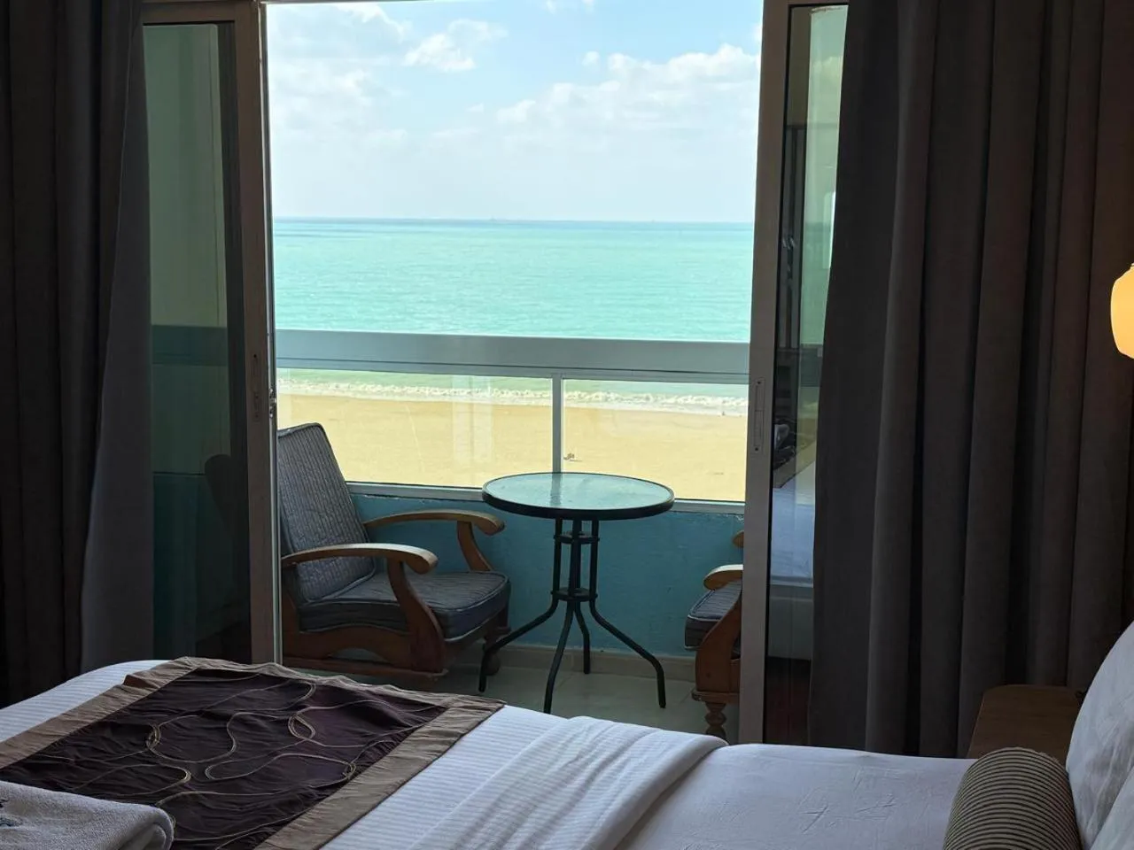 Bed in Mermaid Beach Hotel LLC