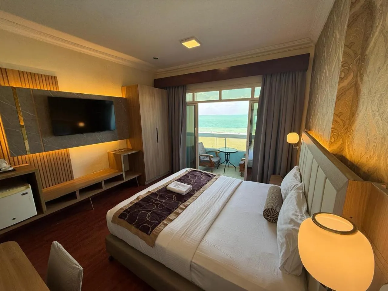 Bed in Mermaid Beach Hotel LLC