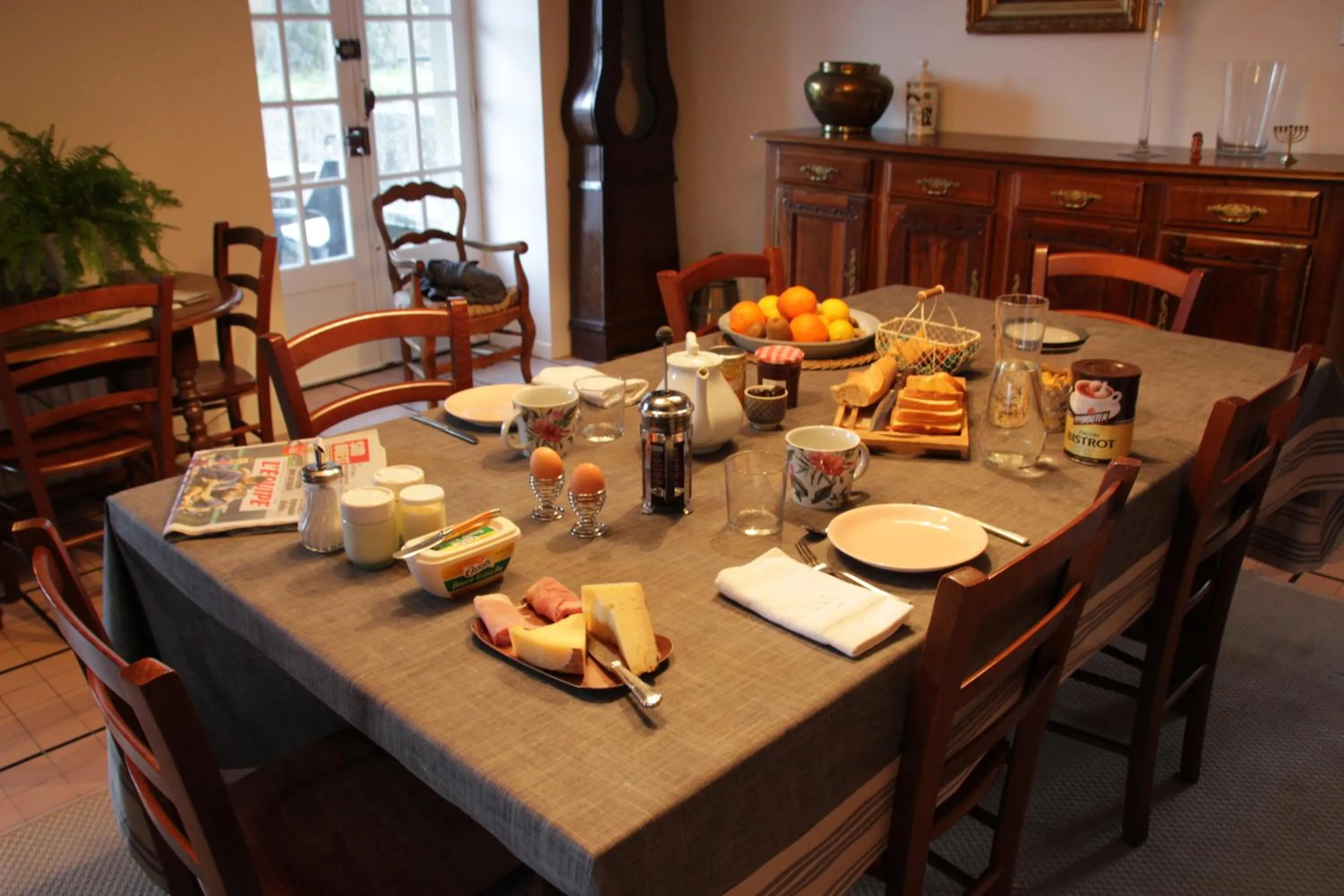 Dining area in La Maison de Jeanne