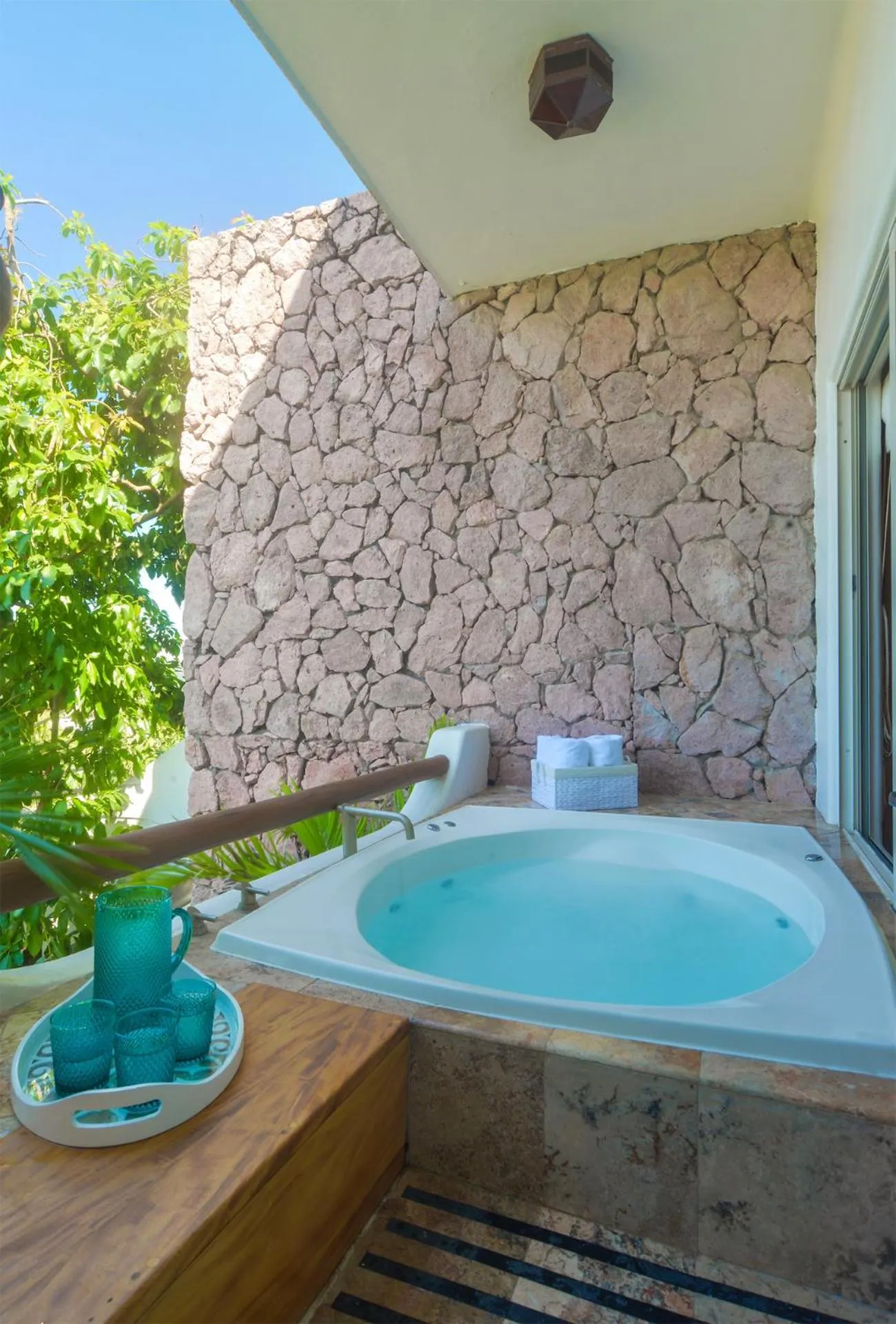 Shower in Mi Otra Casa