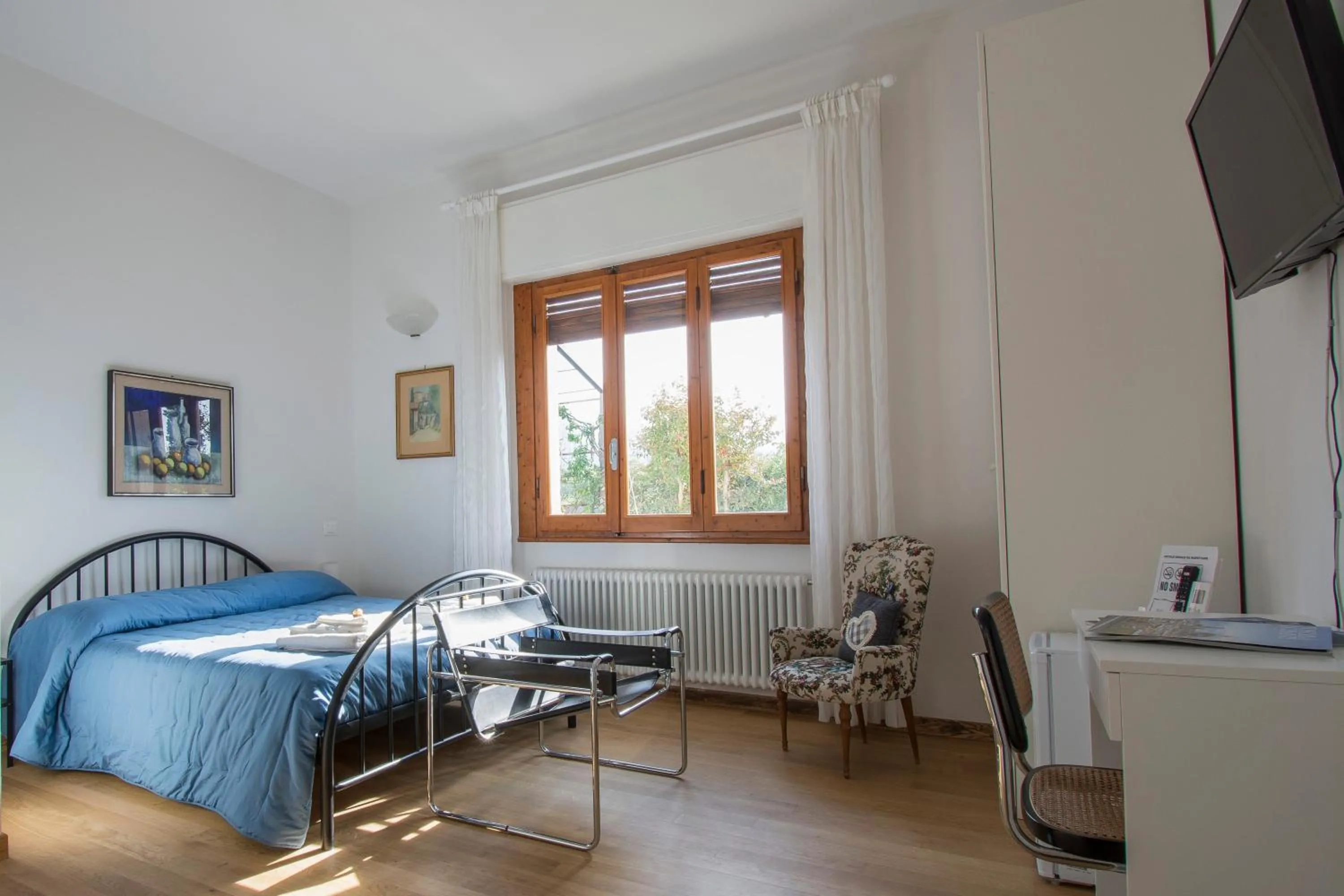 Photo of the whole room, Bed in B&B Querceto