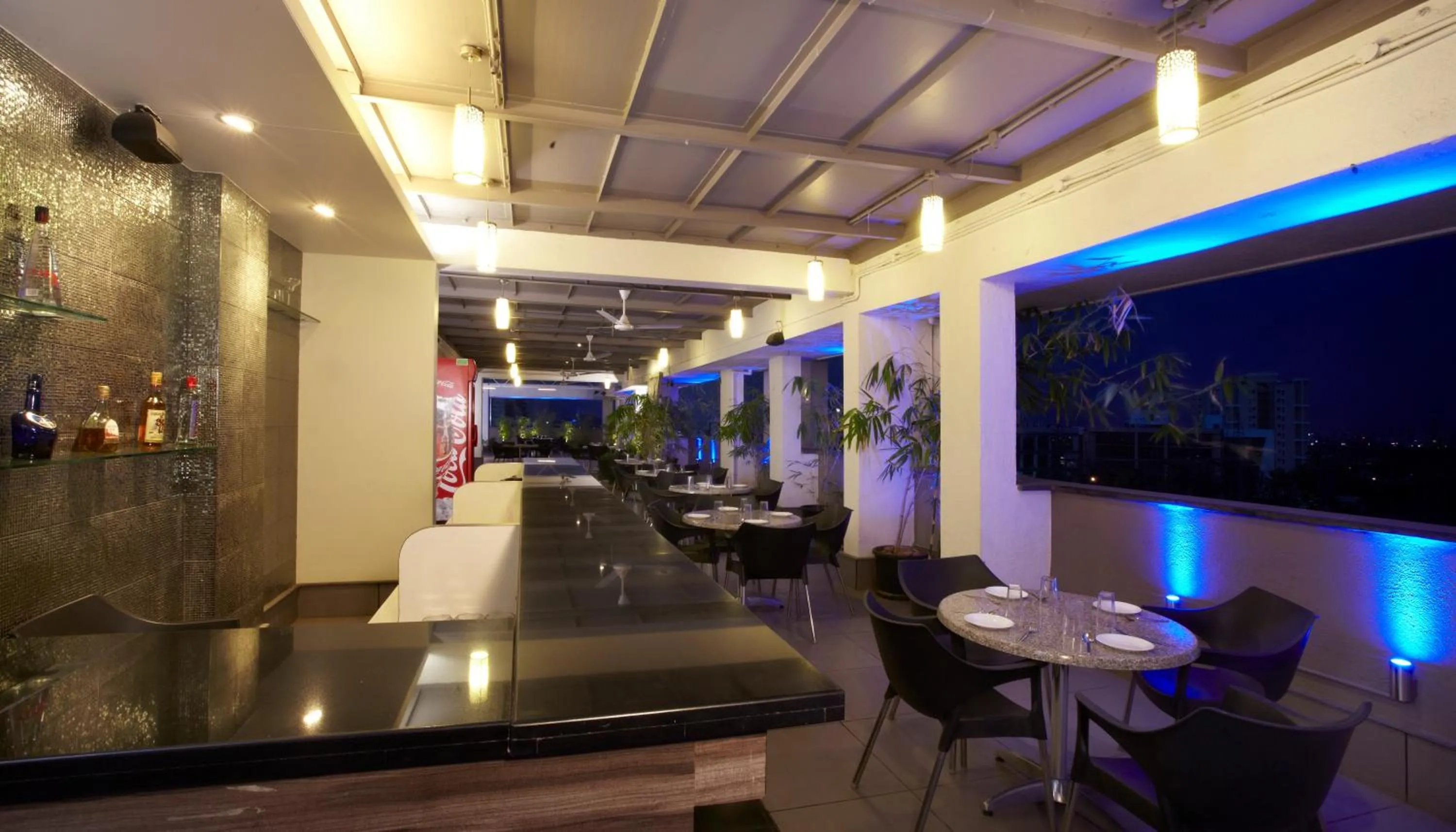 Restaurant/places to eat, Lounge/Bar in BIZZ Tamanna Hotel