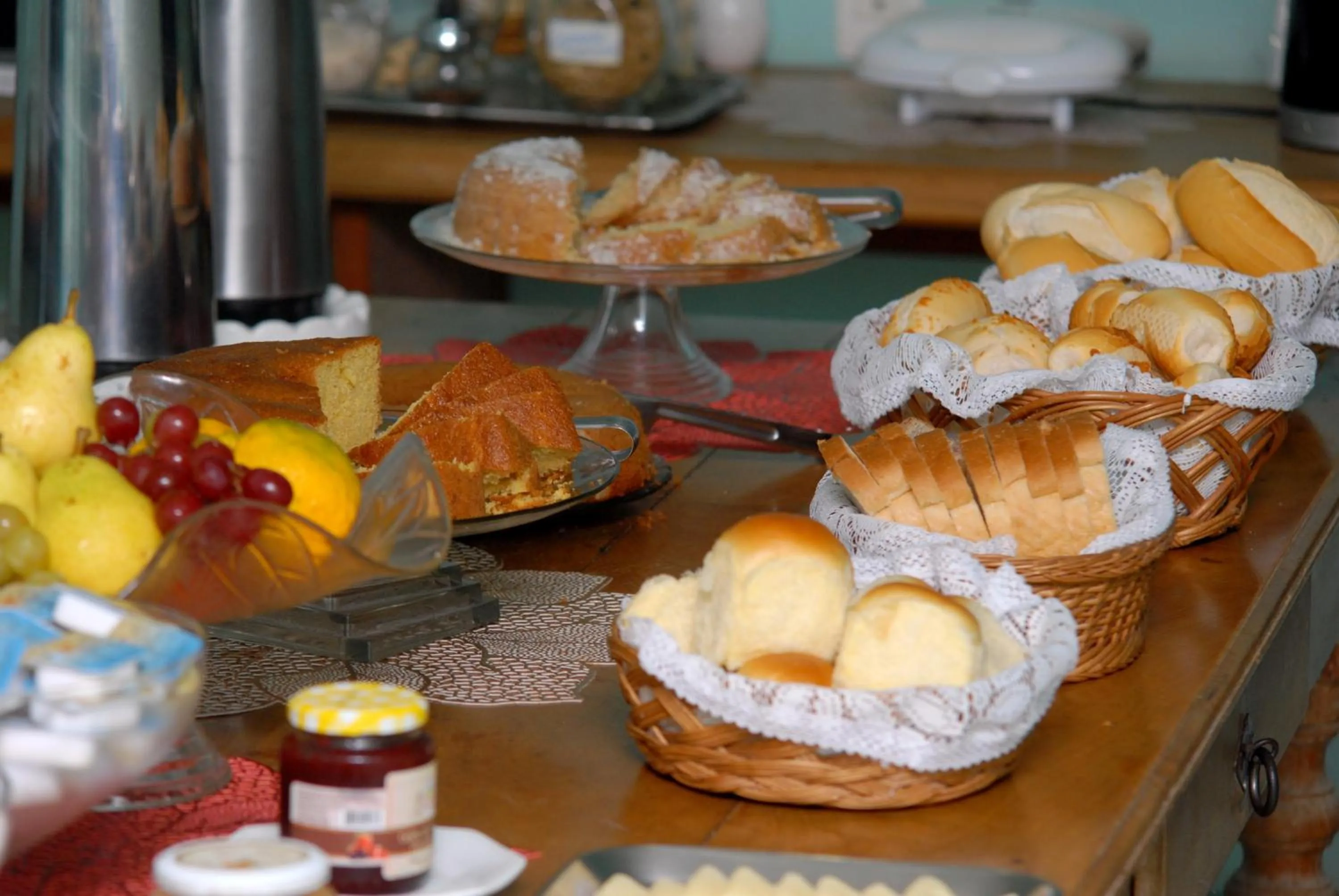 Food and drinks in Pousada Mirante do Penedo