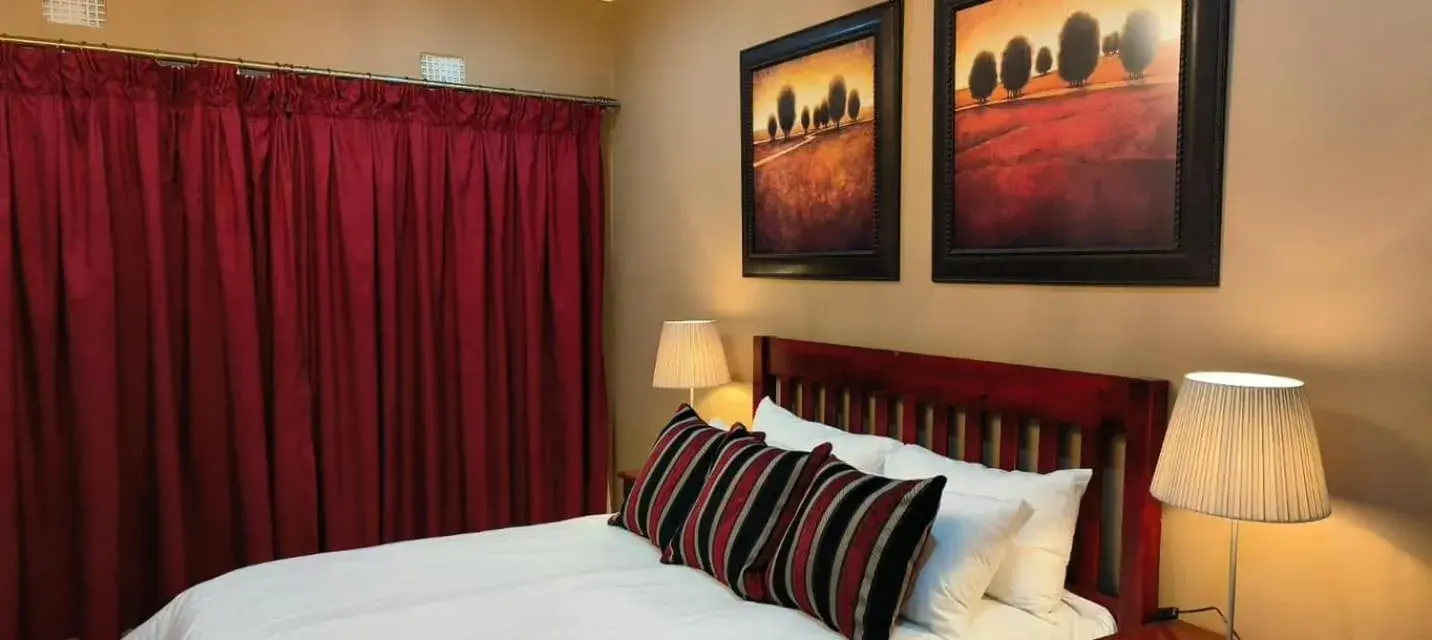 King Room - single occupancy in Nauntons Guest House & Wedding Venue King Room - single occupancy in Nauntons Guest House & Wedding Venue