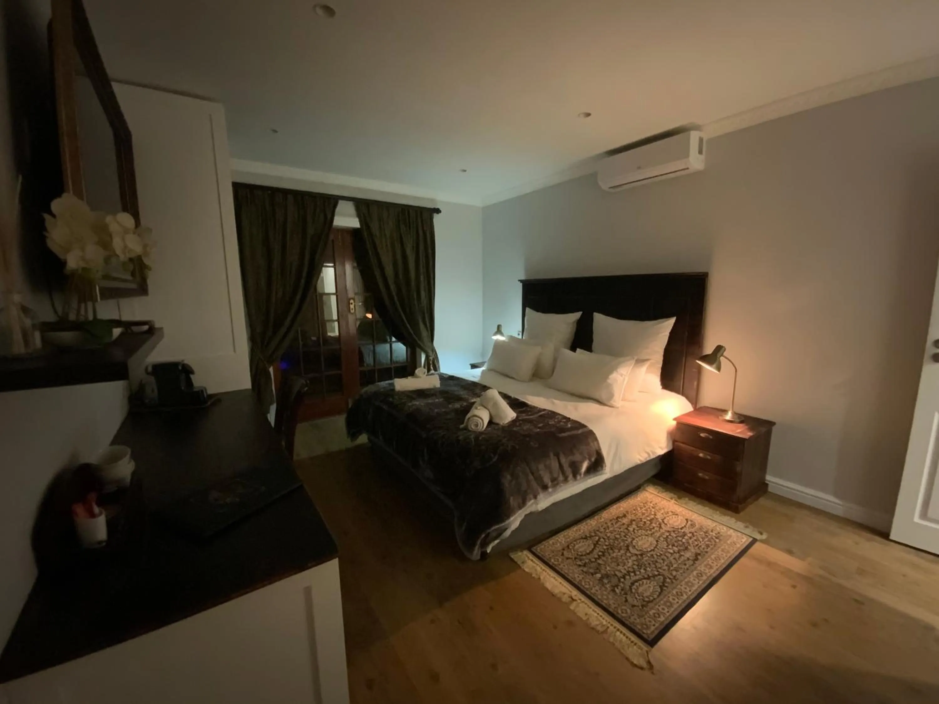 Bedroom, Bed in Goblin's Mead