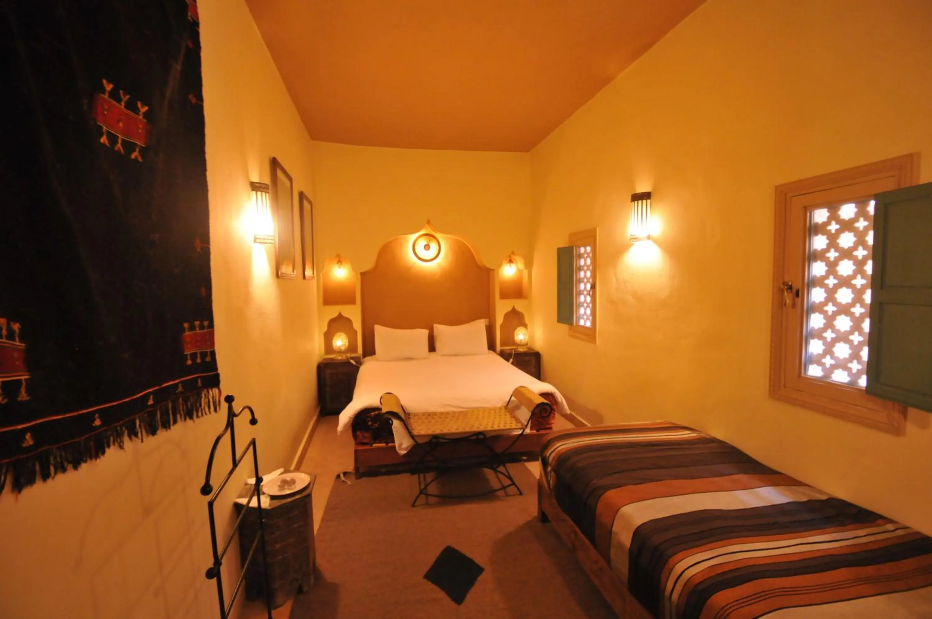 Photo of the whole room, Bed in Palais Oumensour