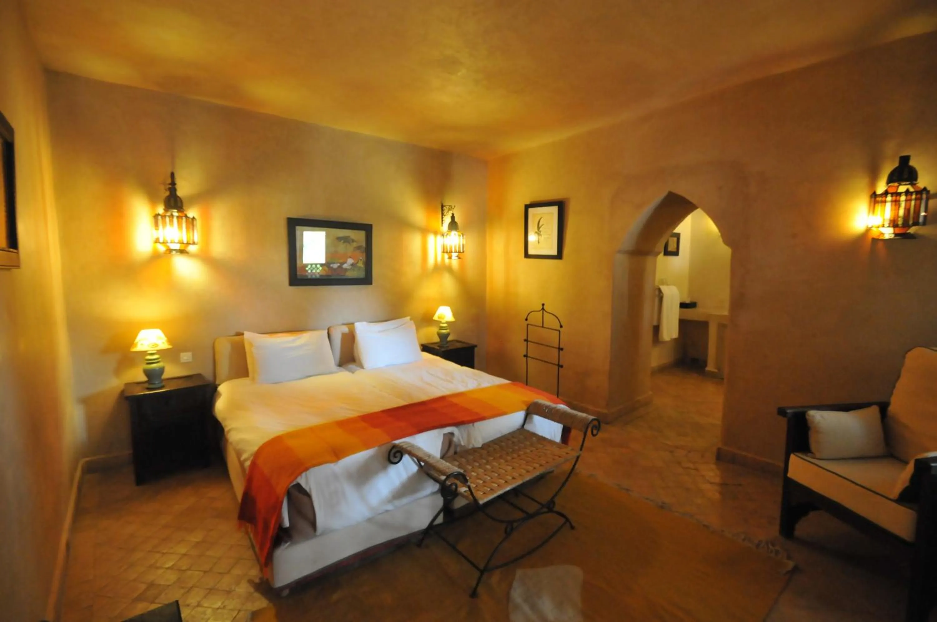 Photo of the whole room, Bed in Palais Oumensour