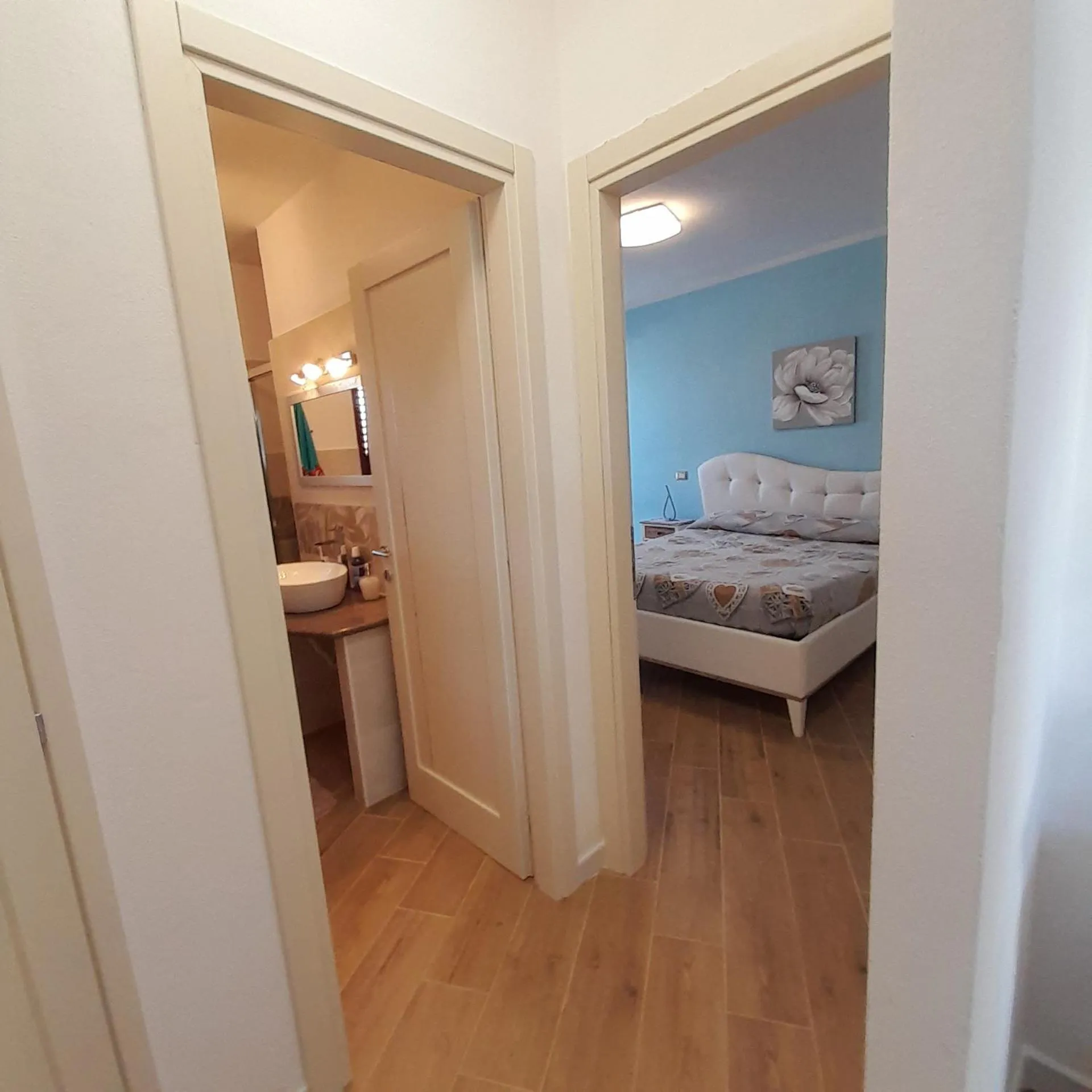 Bathroom, Bed in La Fortezza casa vacanze & appartament