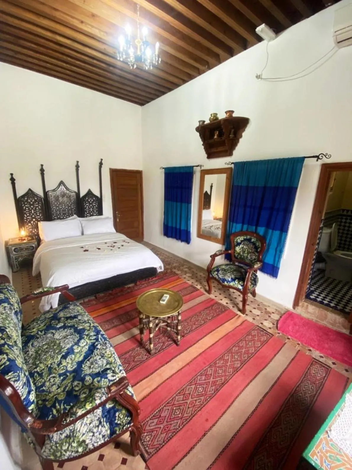 Photo of the whole room in Dar Naima