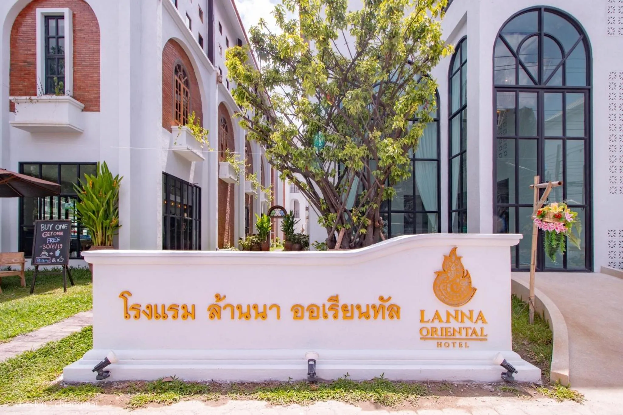 Property building in Lanna Oriental Hotel