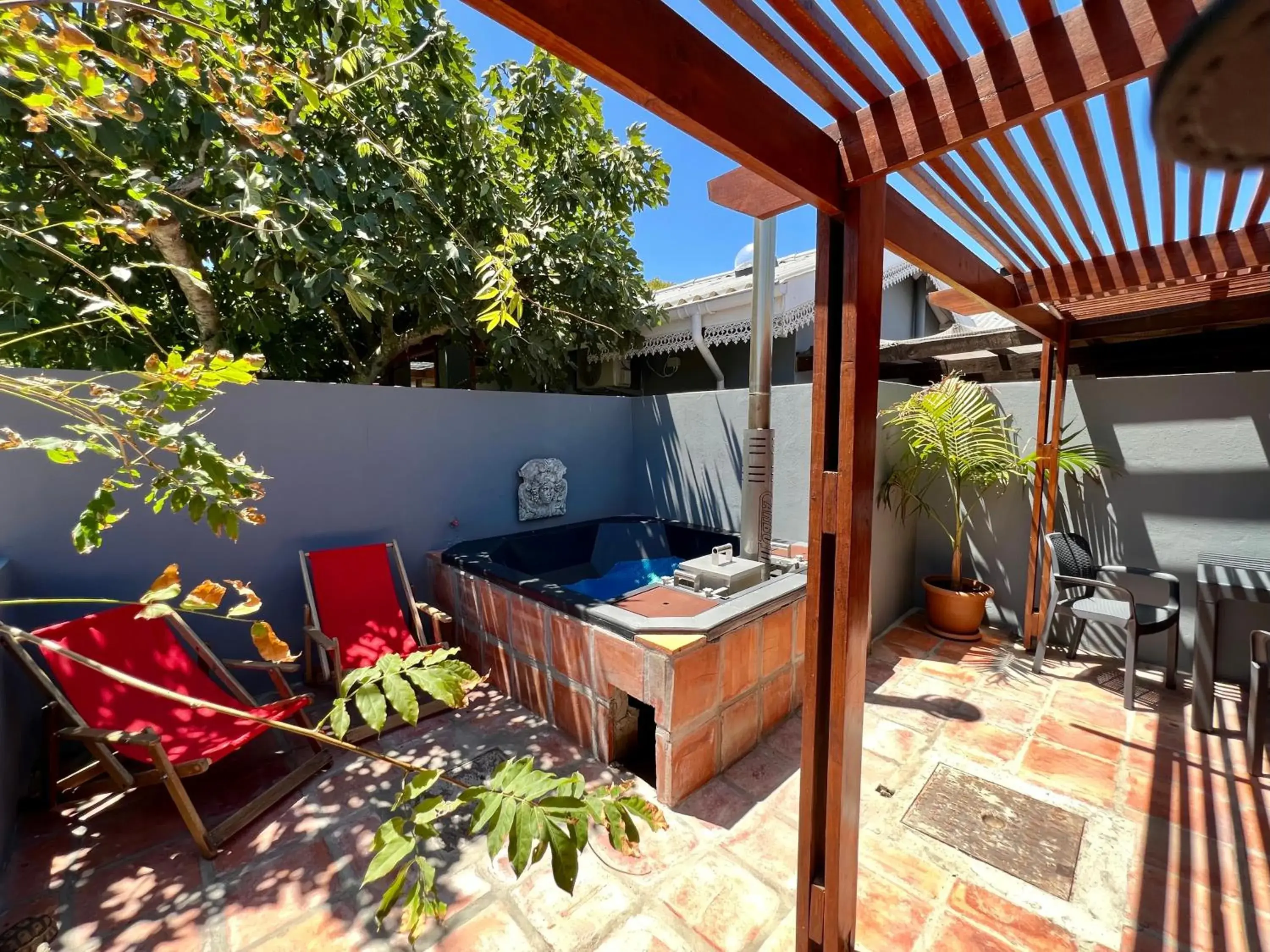 Superior Double or Twin Room with Garden View - single occupancy in Goblin's Creek Superior Double or Twin Room with Garden View - single occupancy in Goblin's Creek