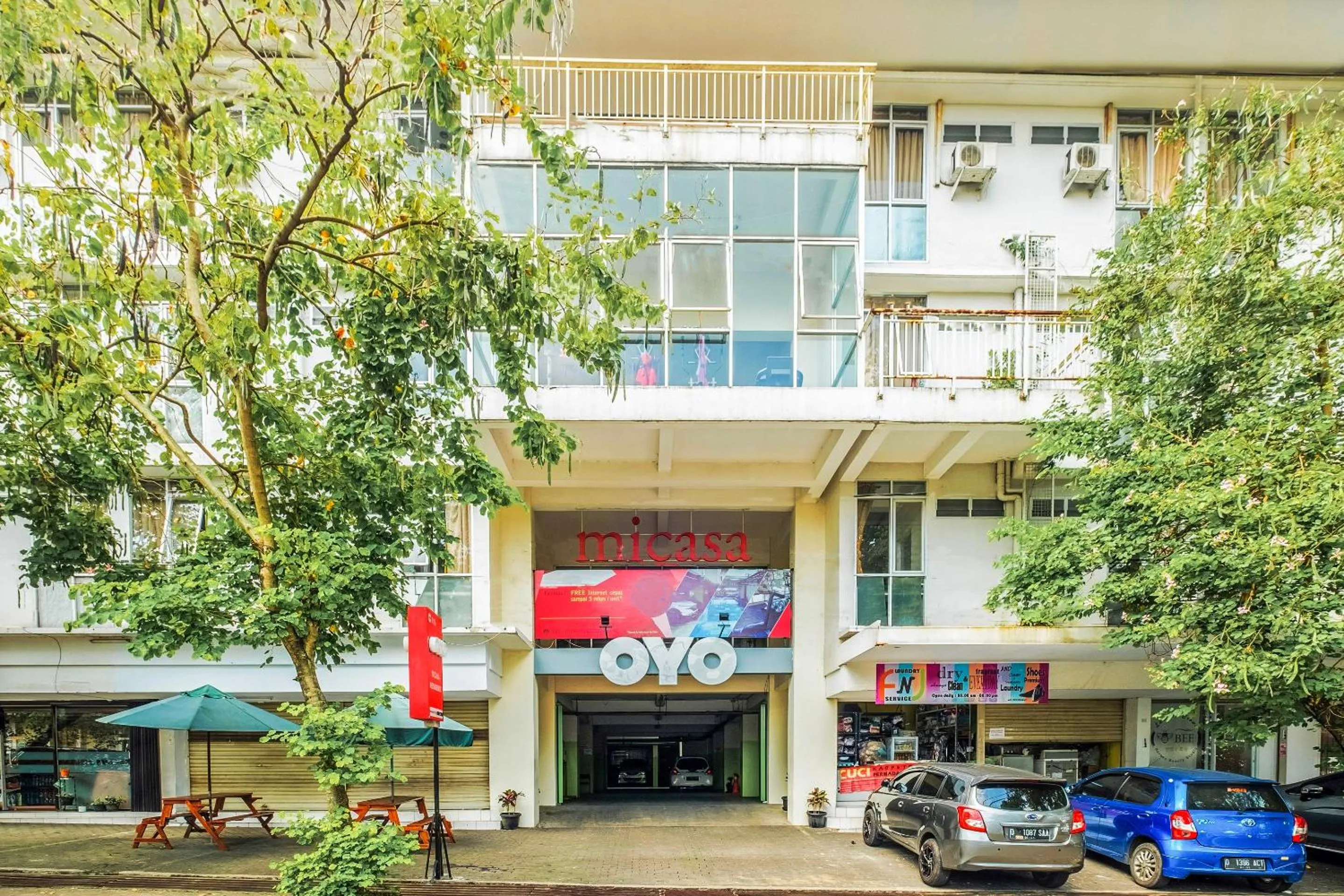 Facade/entrance in Collection O 818 Micasa Residence