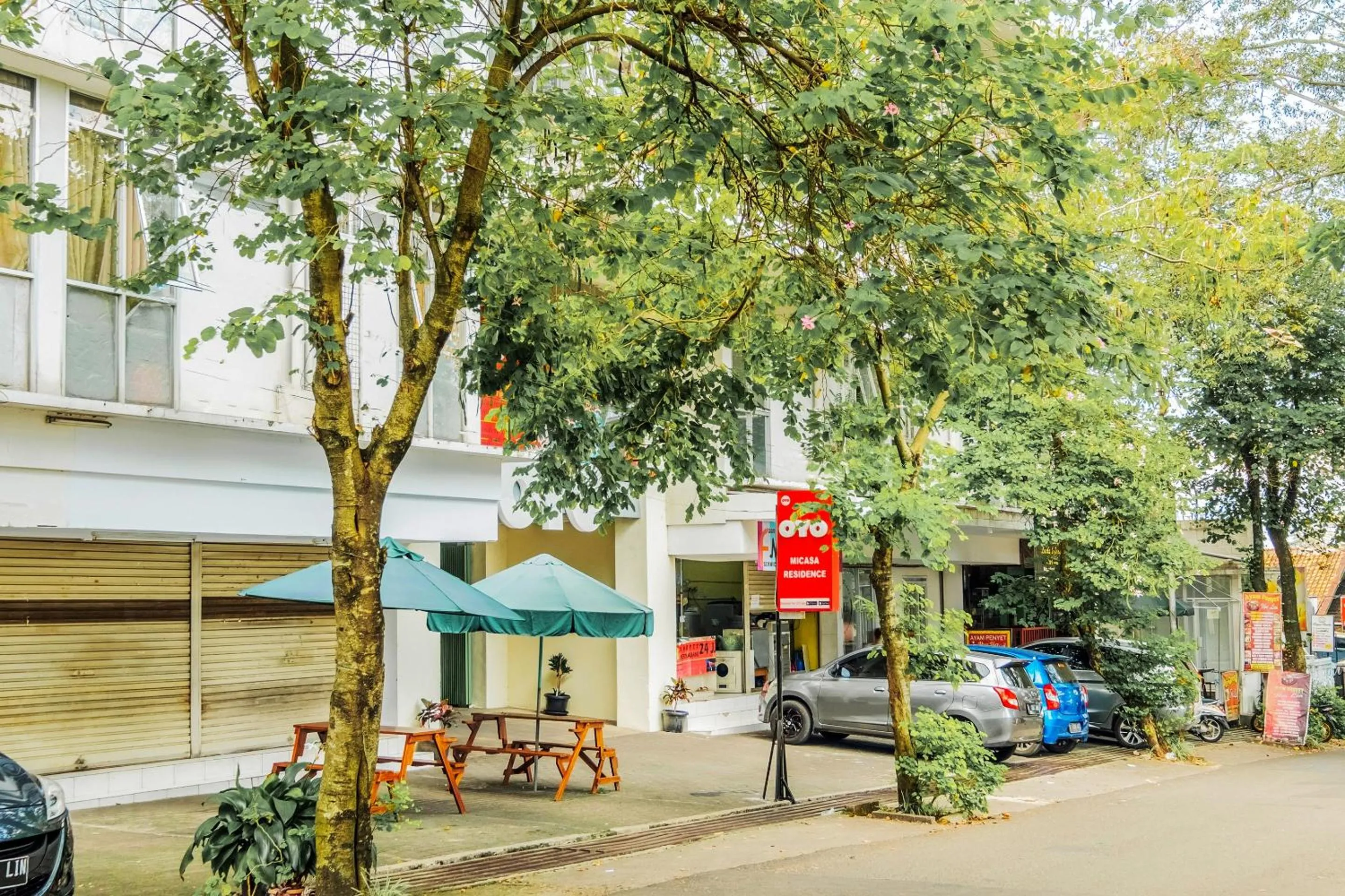 Facade/entrance in Collection O 818 Micasa Residence