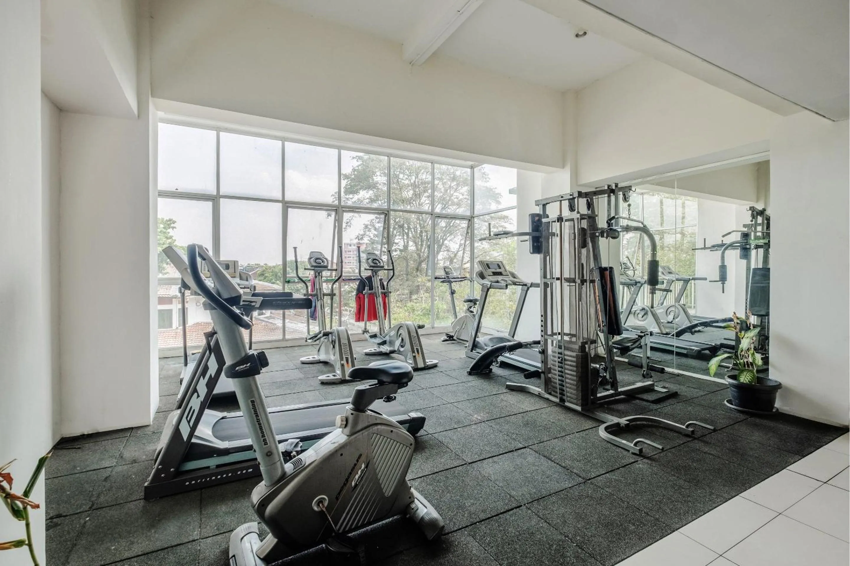 Collection O 818 Micasa Residence